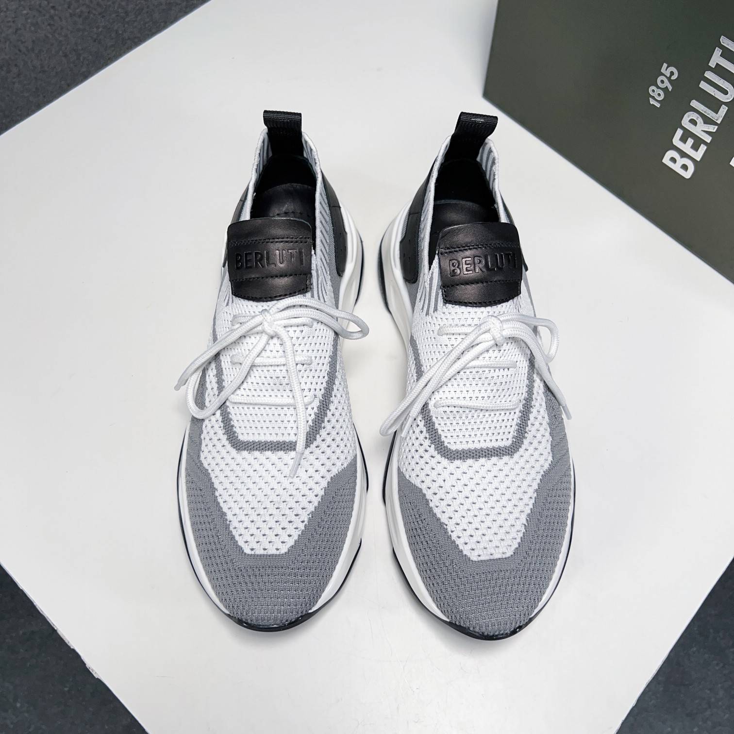 Spring/Summer nueva colección, la única versión en el mercado de los zapatos deportivos para hombre 