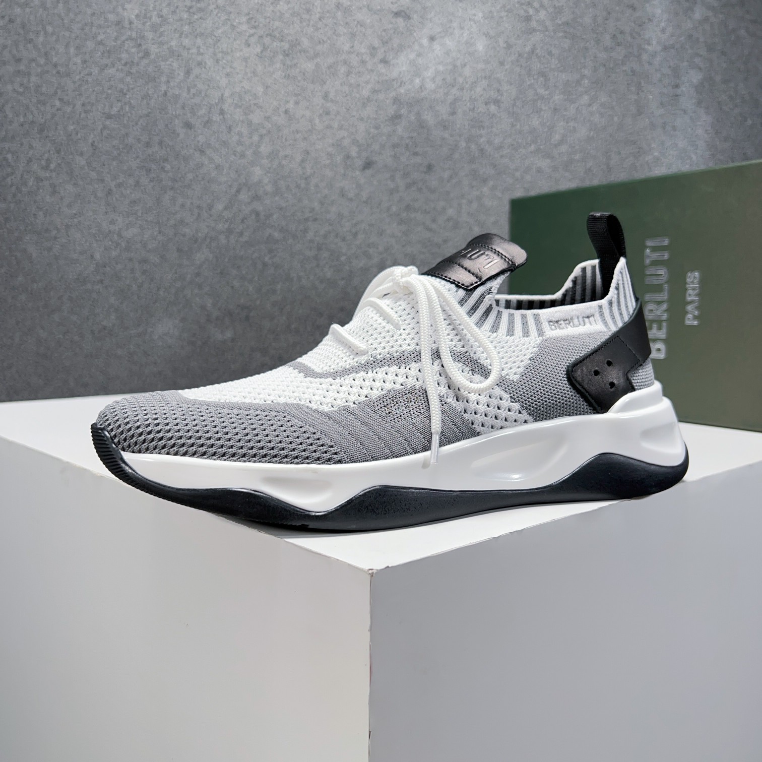 Spring/Summer nueva colección, la única versión en el mercado de los zapatos deportivos para hombre 