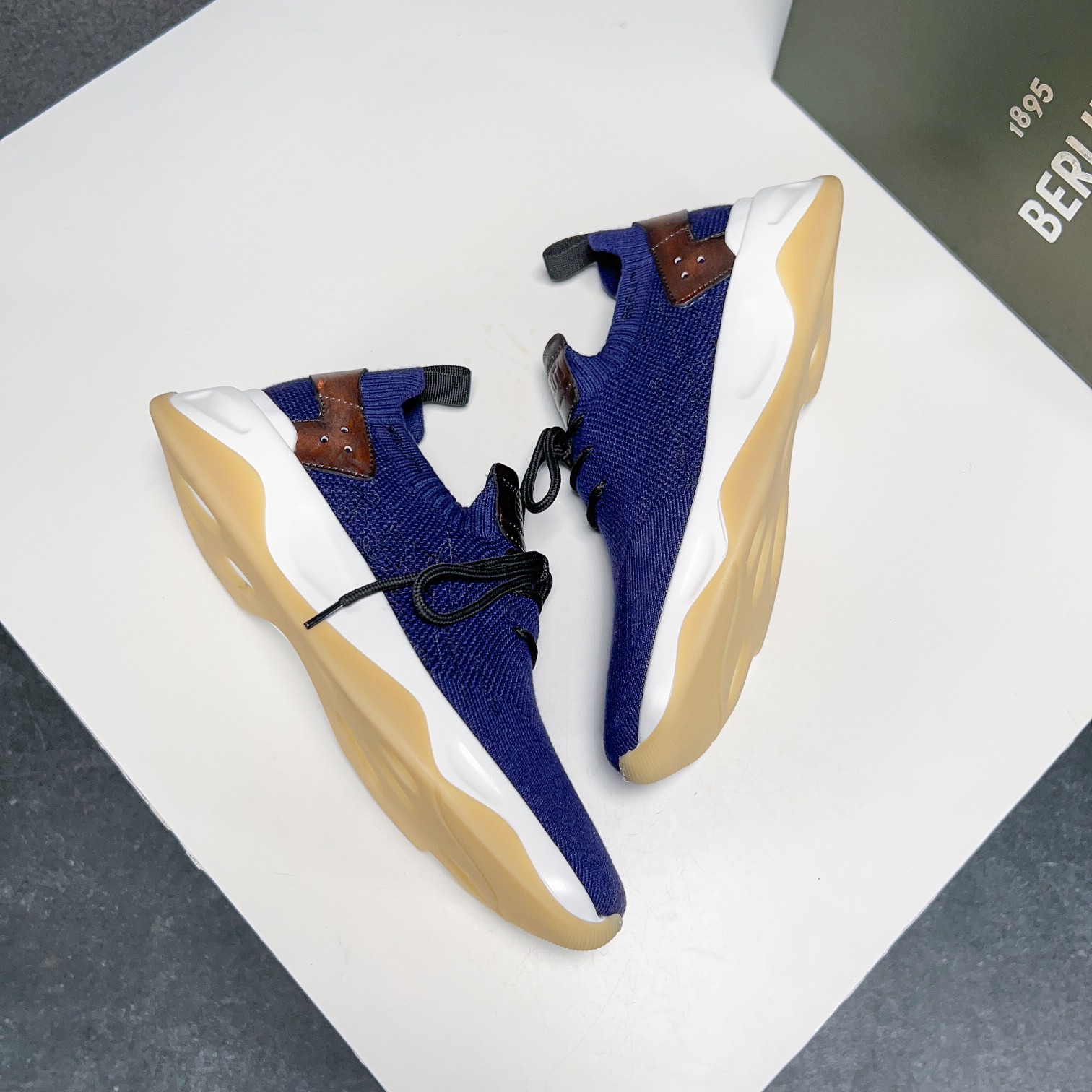 Spring/Summer nueva colección, la única versión en el mercado de los zapatos deportivos para hombre 