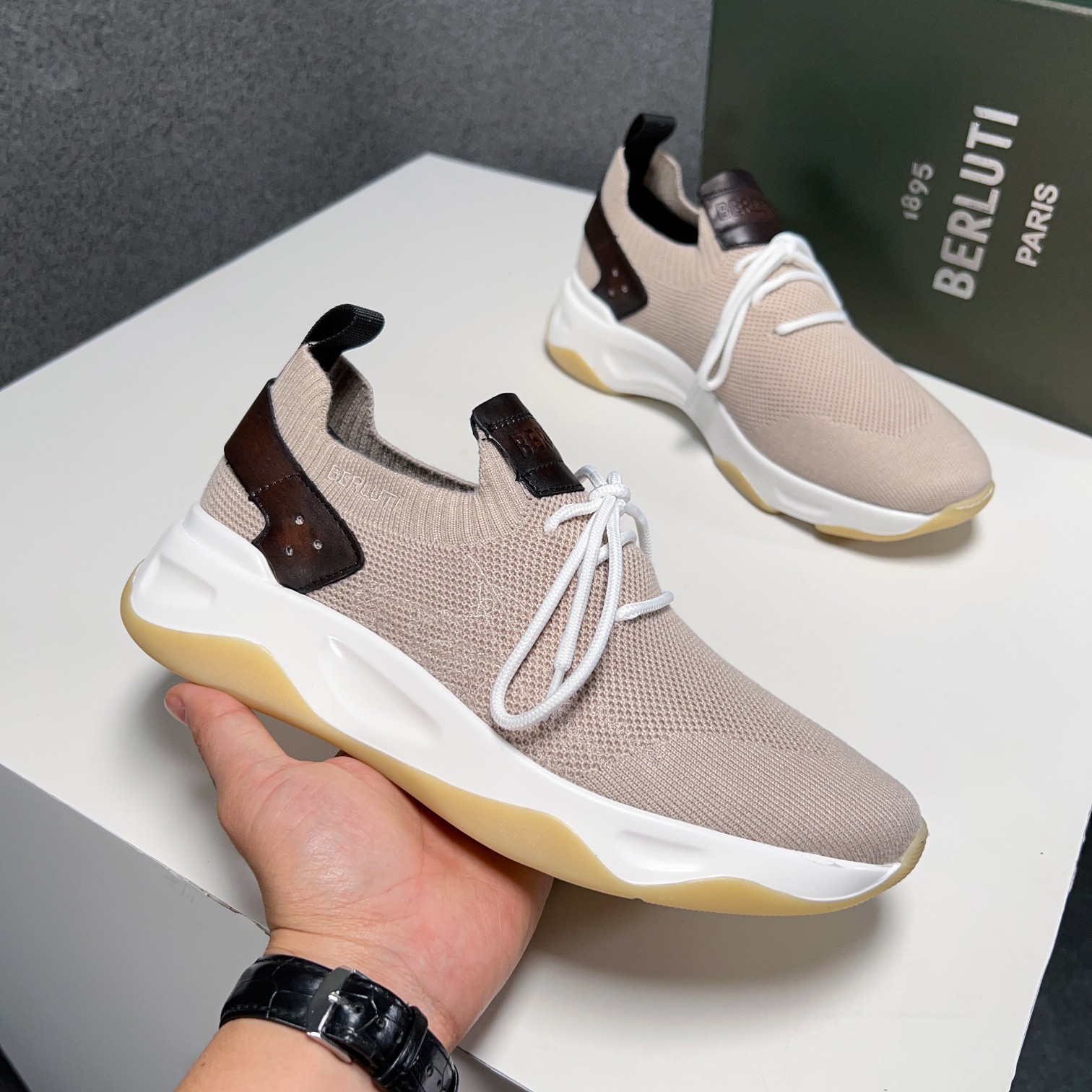 Spring/Summer nueva colección, la única versión en el mercado de los zapatos deportivos para hombre 