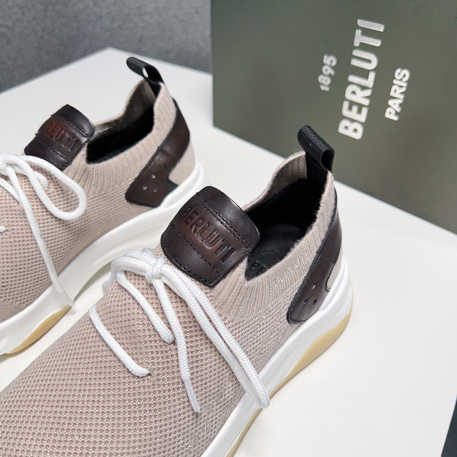 Spring/Summer nueva colección, la única versión en el mercado de los zapatos deportivos para hombre 