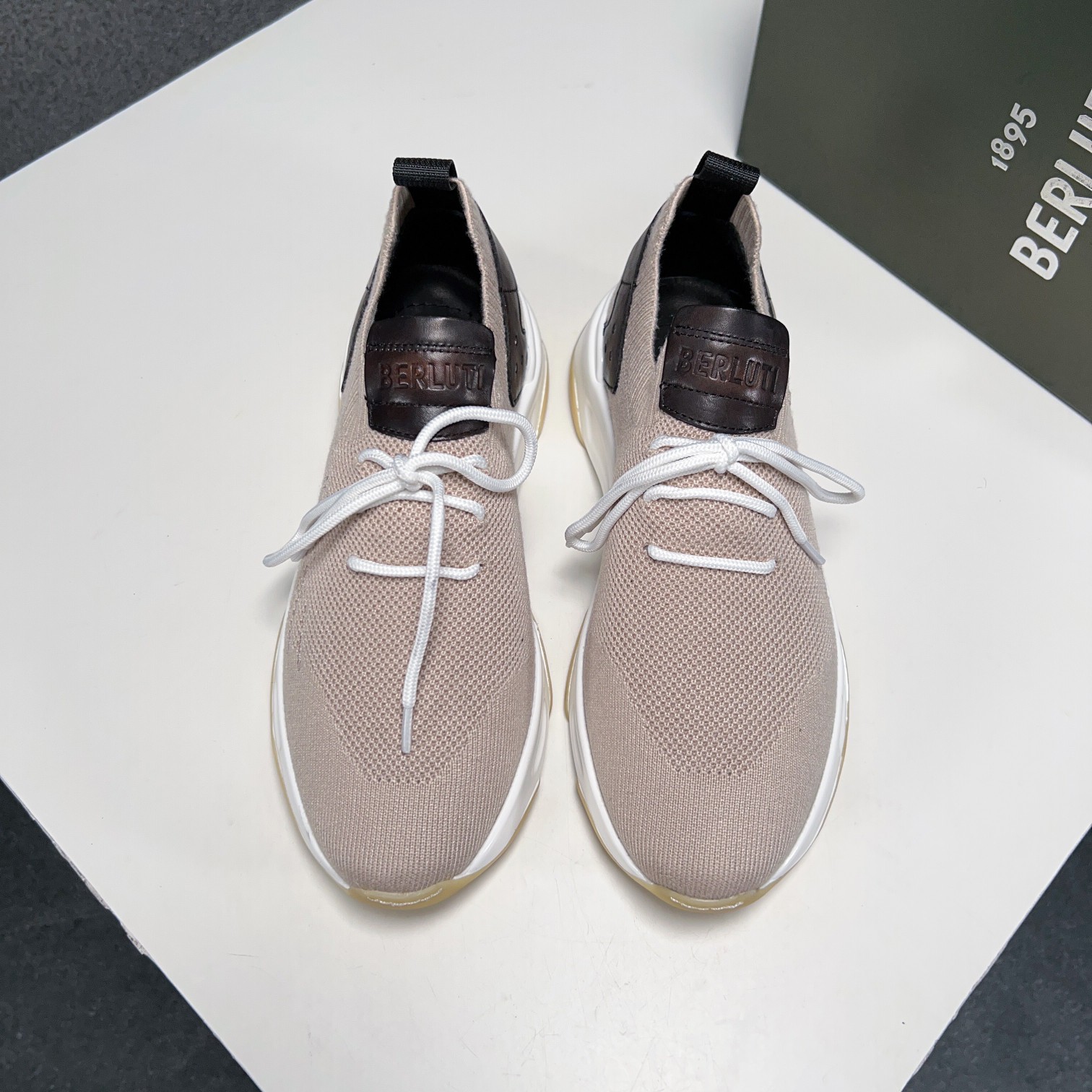 Spring/Summer nueva colección, la única versión en el mercado de los zapatos deportivos para hombre 