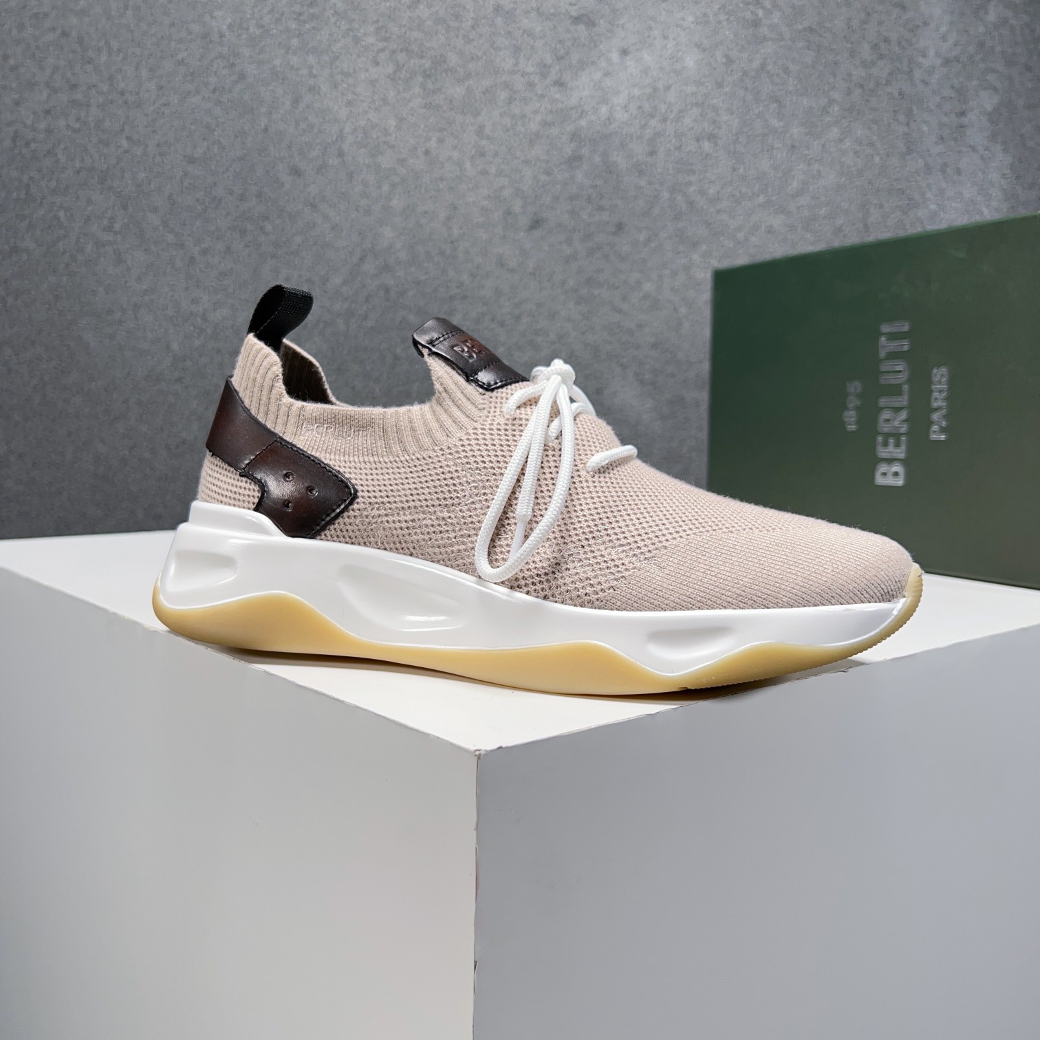 Spring/Summer nueva colección, la única versión en el mercado de los zapatos deportivos para hombre 
