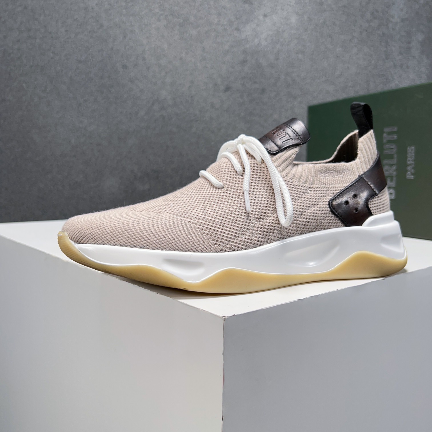 Spring/Summer nueva colección, la única versión en el mercado de los zapatos deportivos para hombre 