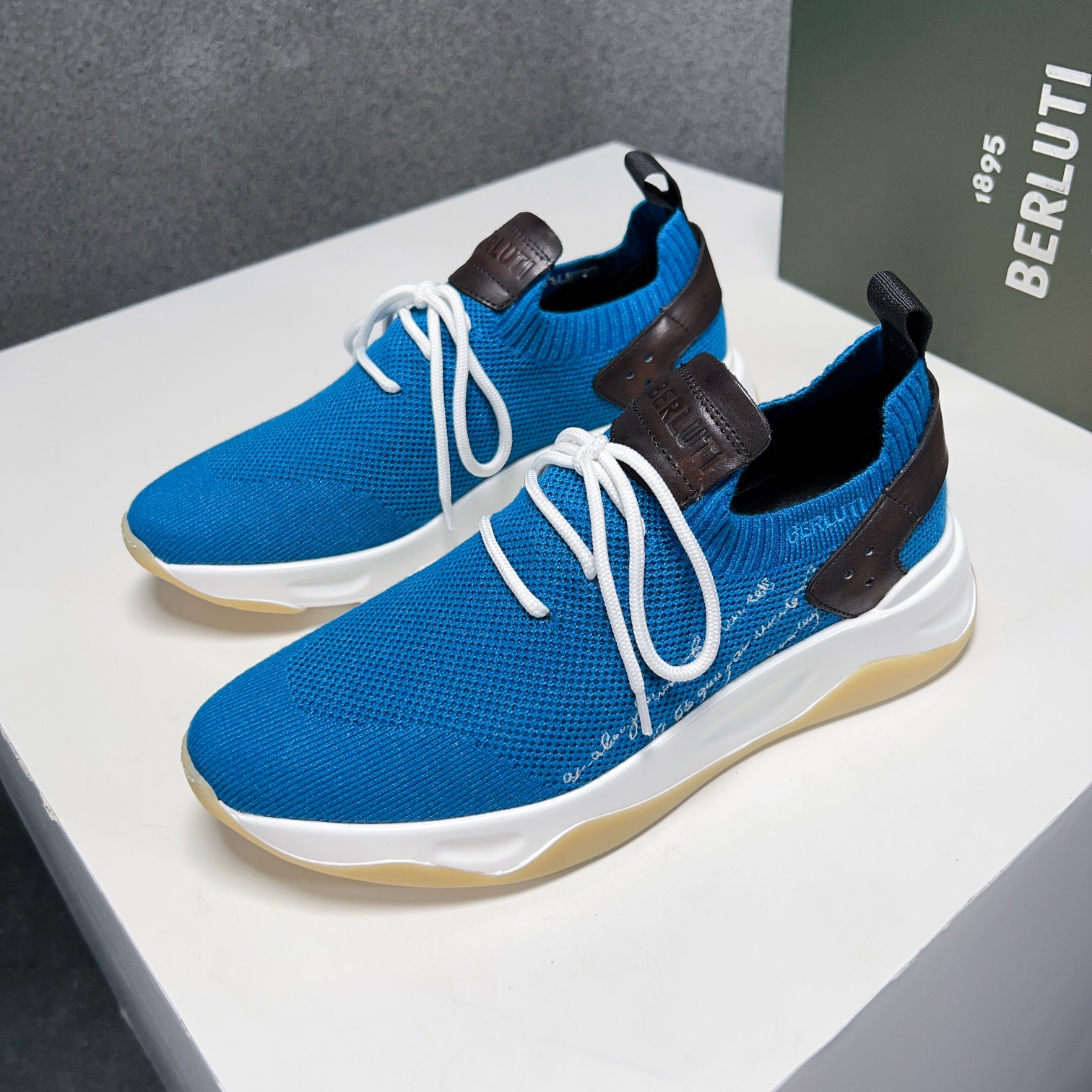 Spring/Summer nueva colección, la única versión en el mercado de los zapatos deportivos para hombre 