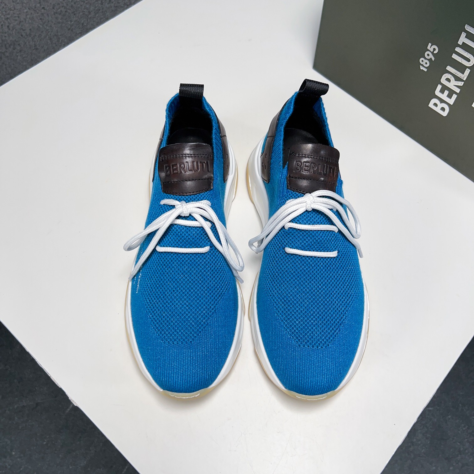 Spring/Summer nueva colección, la única versión en el mercado de los zapatos deportivos para hombre 