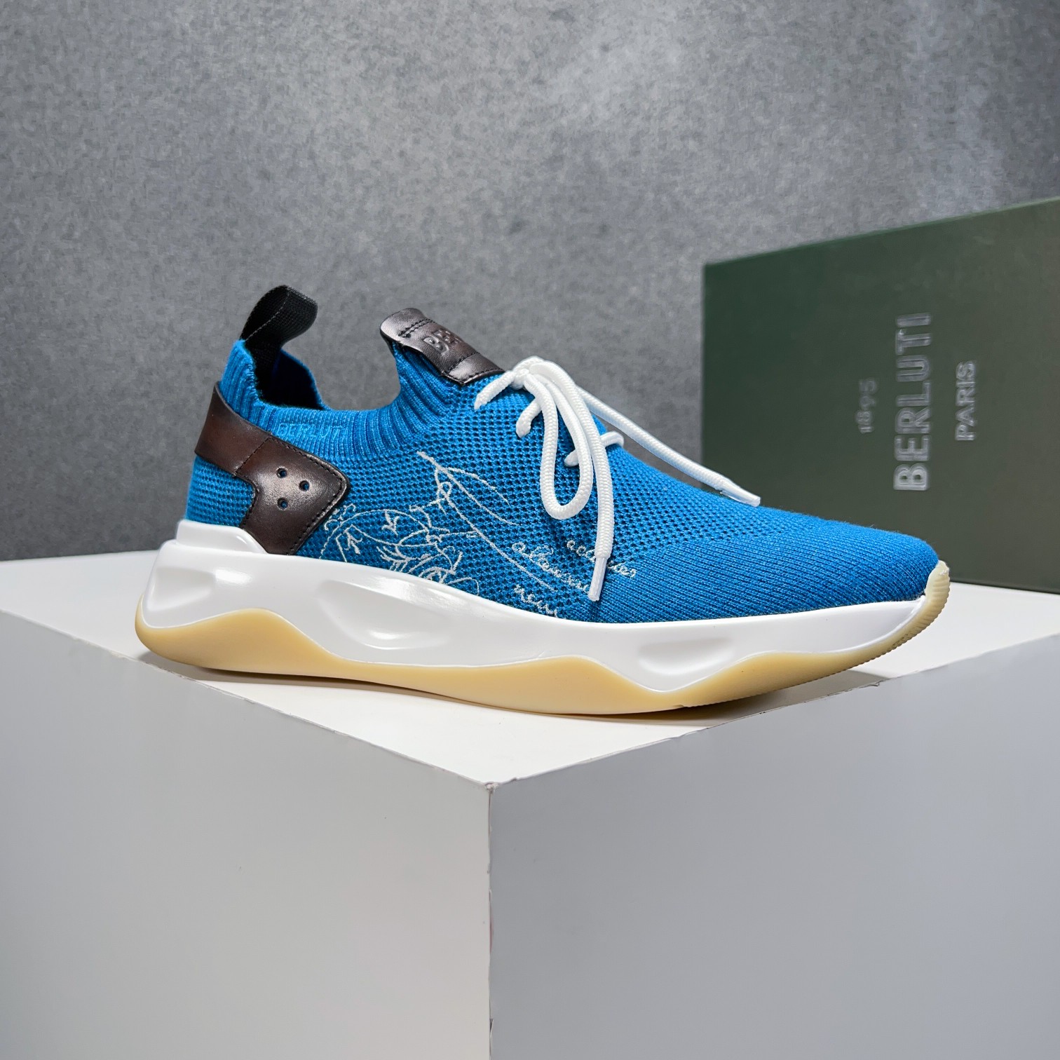 Spring/Summer nueva colección, la única versión en el mercado de los zapatos deportivos para hombre 