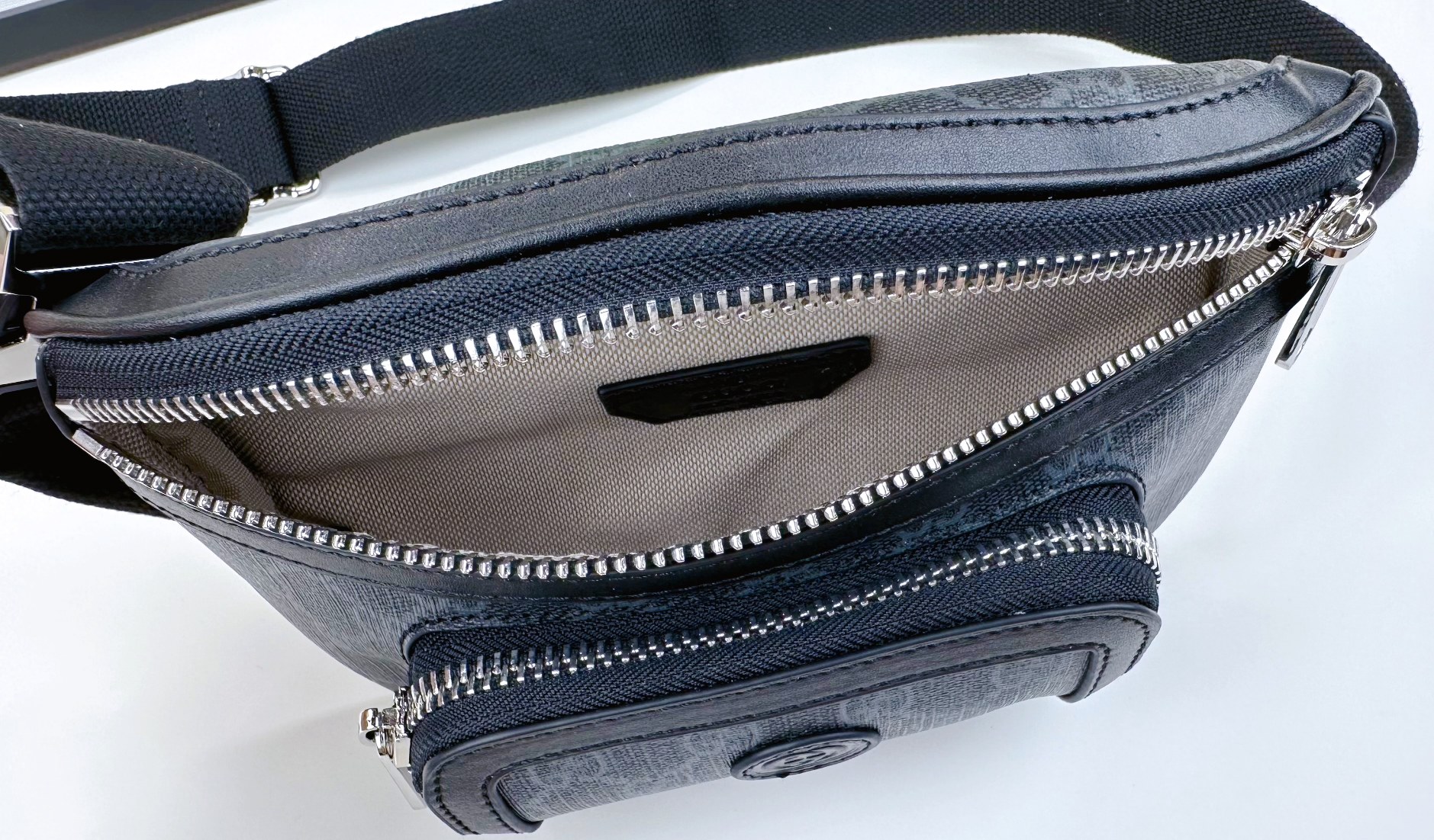 Gucci meo vintage 迷你手袋 - クラシックとモダンの融合