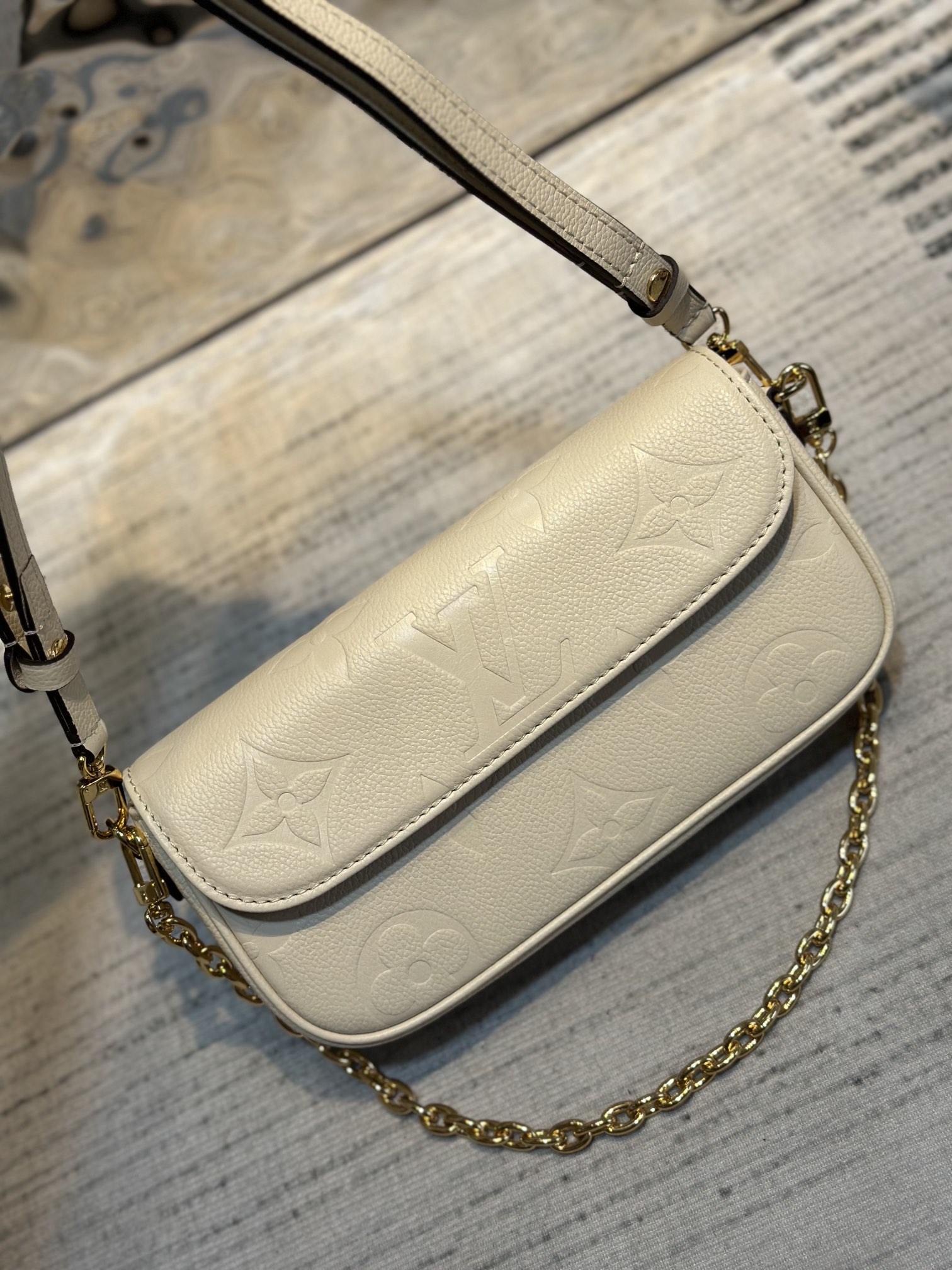 NO:176714,M82210 White More details appreciation,19860909M82210 白 更多细节鉴赏,,Bag