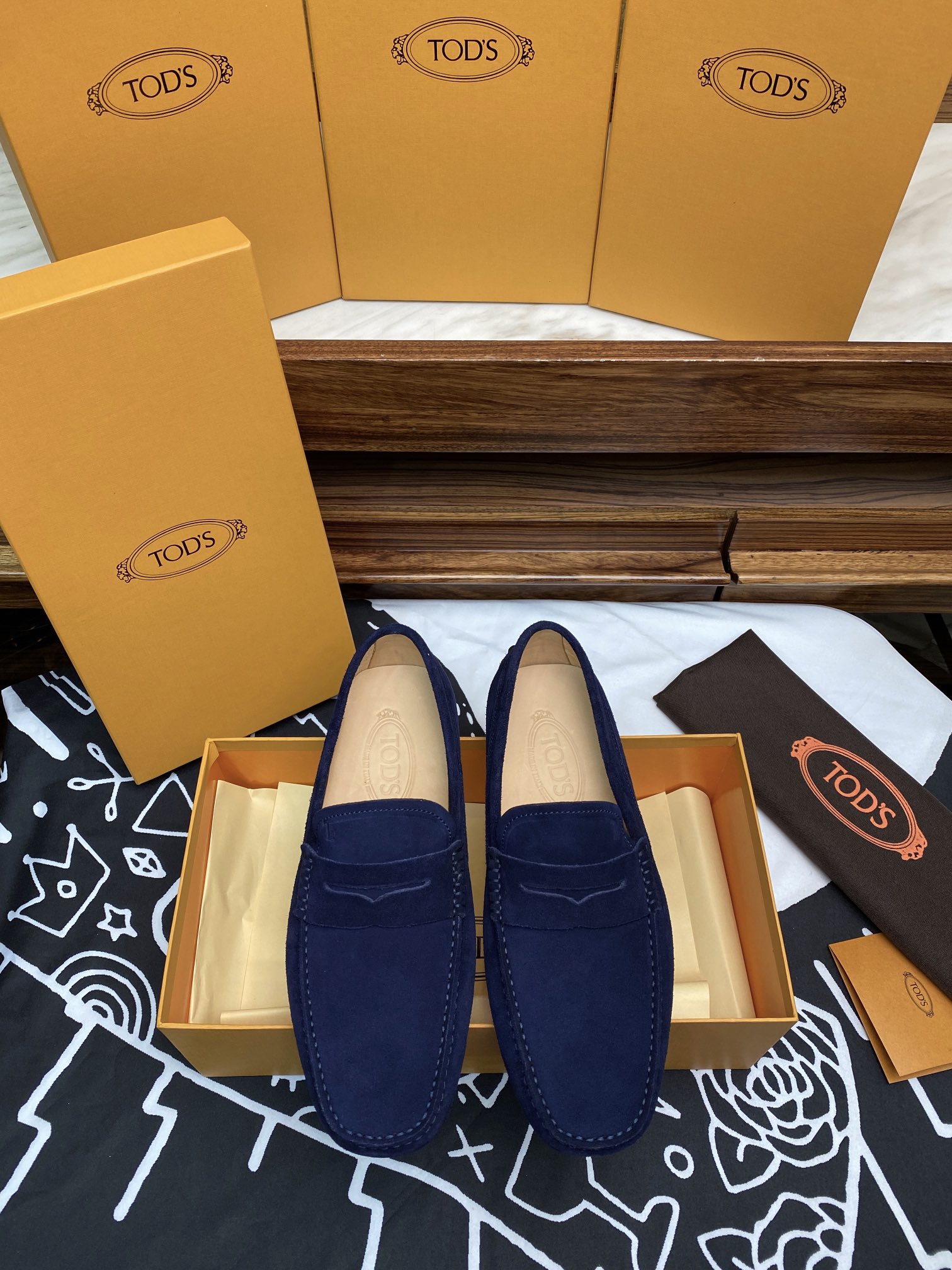 NO:349072,This year, Todds, the original product has ushered in a classic trend again... The original list of hot classic immortal beans shoes, imported beef tendon leather on the upper, imported cowhide inner lining, original cowhide footbed, original outsole 38/44;,,cowhide19860909今年 土豆丝 托德斯 批 正品又迎来经典潮了...火绝对原单 休闲经典不朽豆豆鞋,鞋面进口牛筋皮,牛皮进口内里,原厂牛皮垫脚,原版大底 38/44；,,cowhide,Men's shoes