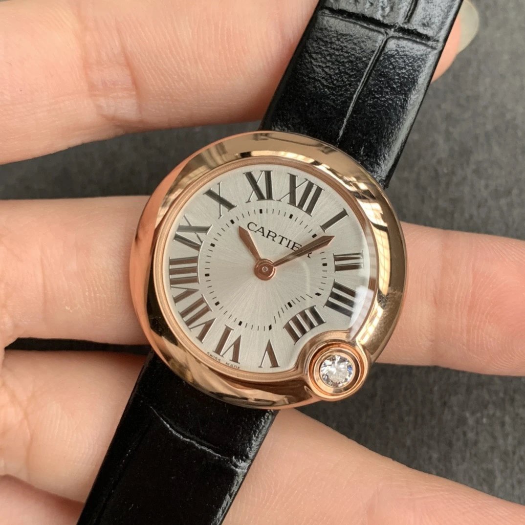 Cartier 最美的白气球 尺寸30mm 同步版本 白气球和蓝气球的区别是白气球它四字位有颗菱形钻石