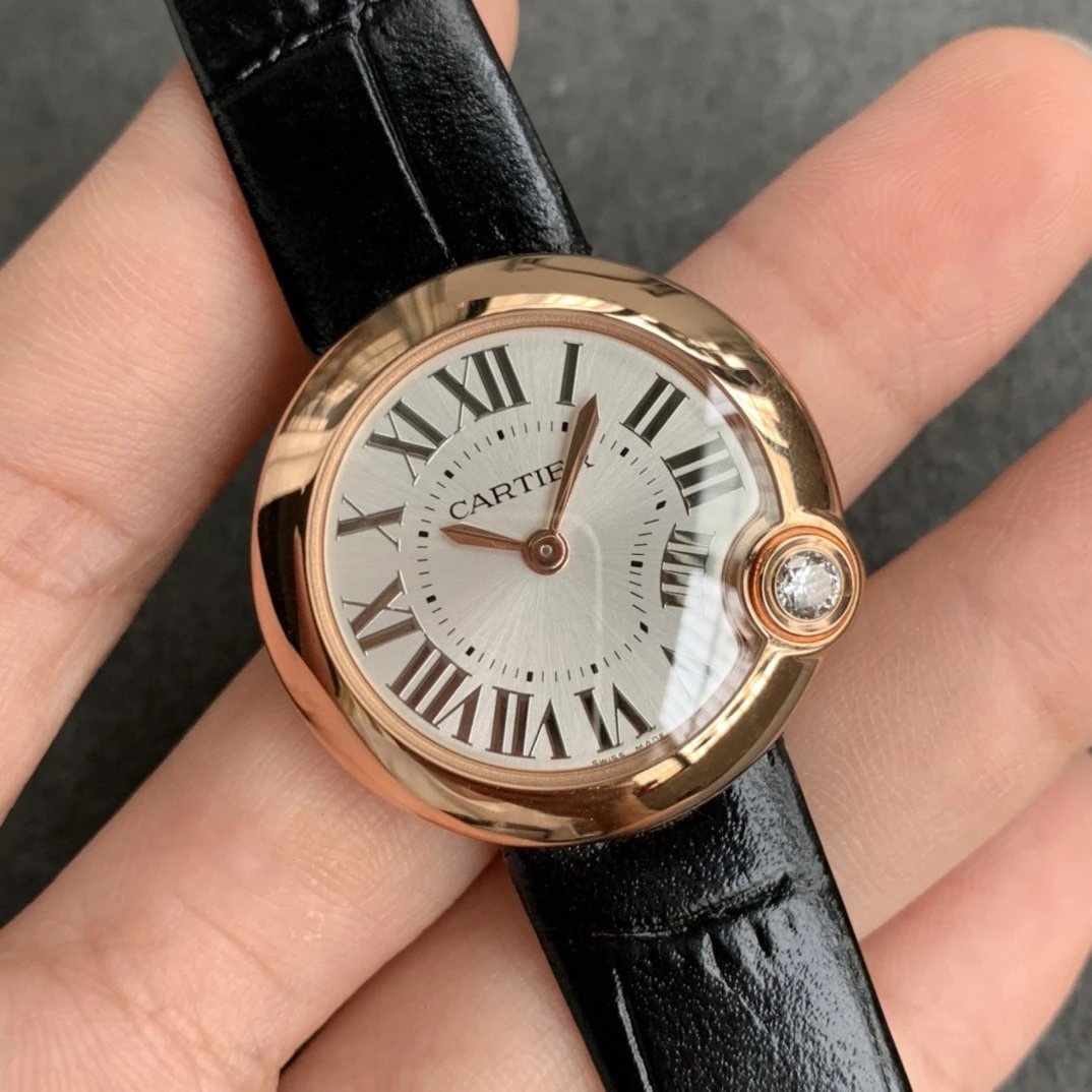 Cartier 最美的白气球 尺寸30mm 同步版本 白气球和蓝气球的区别是白气球它四字位有颗菱形钻石