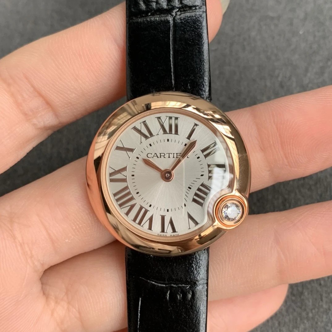 Cartier 最美的白气球 尺寸30mm 同步版本 白气球和蓝气球的区别是白气球它四字位有颗菱形钻石