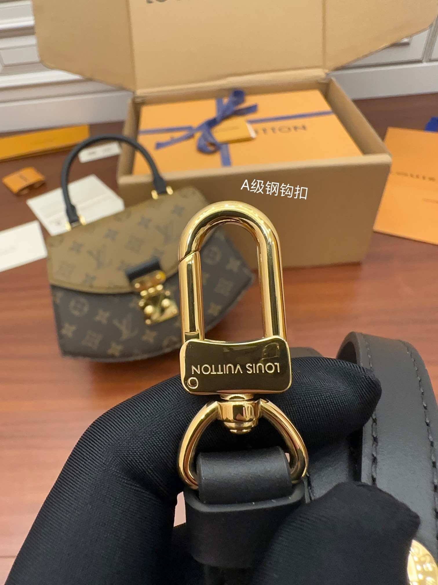 独家首发型号M46548特级加强版品质提升.专柜同步电子芯片内码礼品袋保护纸铜版电子标签合格证皮料是正品