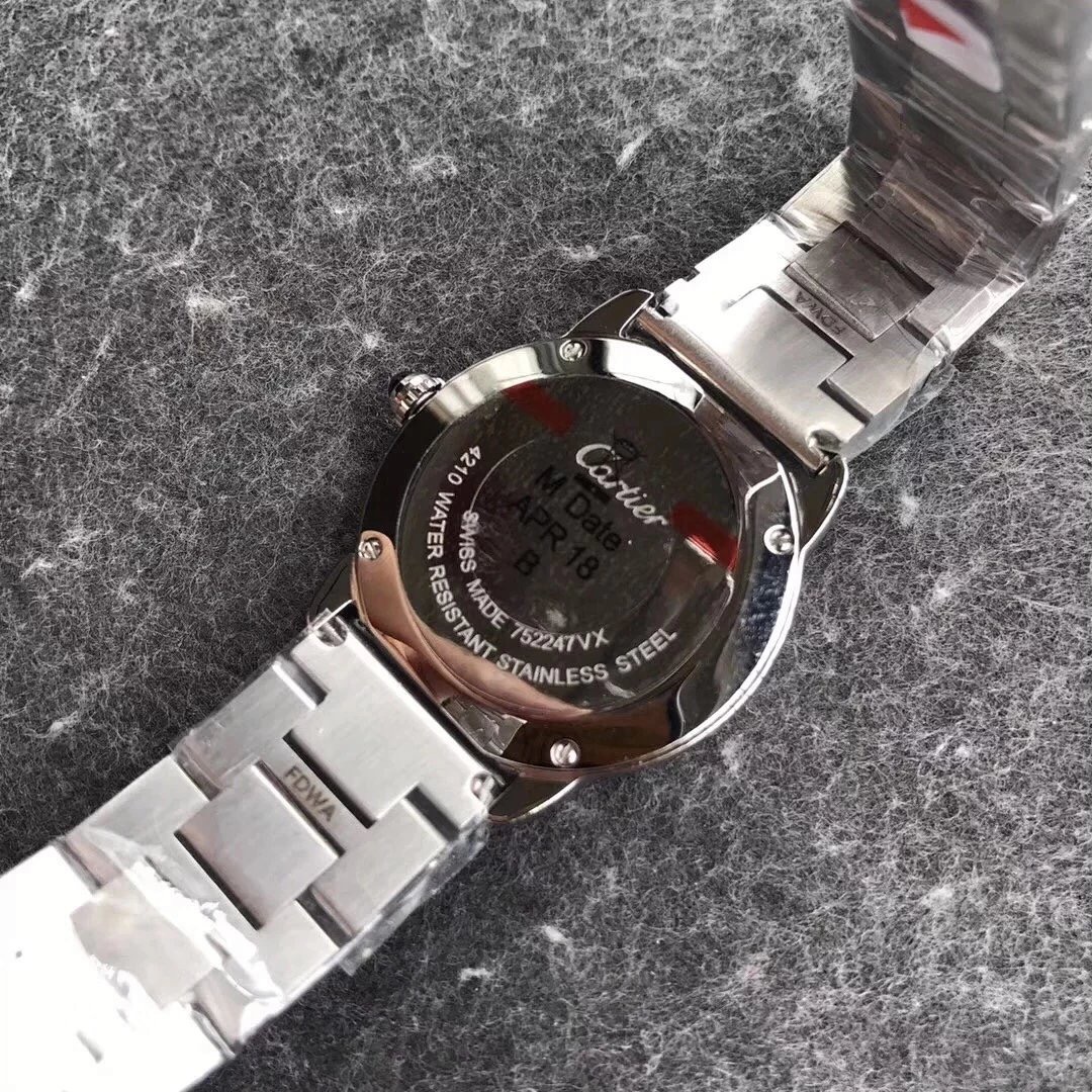 Cartier 卡地亚伦敦SOLO，有30mm和36mm两个尺寸