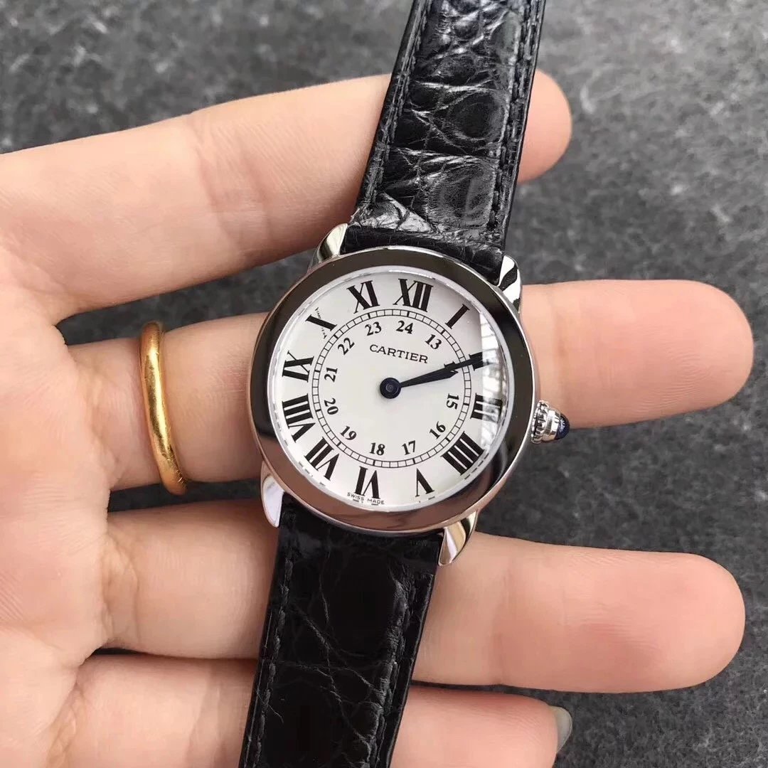 Cartier 卡地亚伦敦SOLO，有30mm和36mm两个尺寸