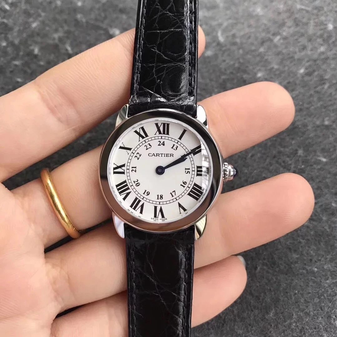 Cartier 卡地亚伦敦SOLO，有30mm和36mm两个尺寸