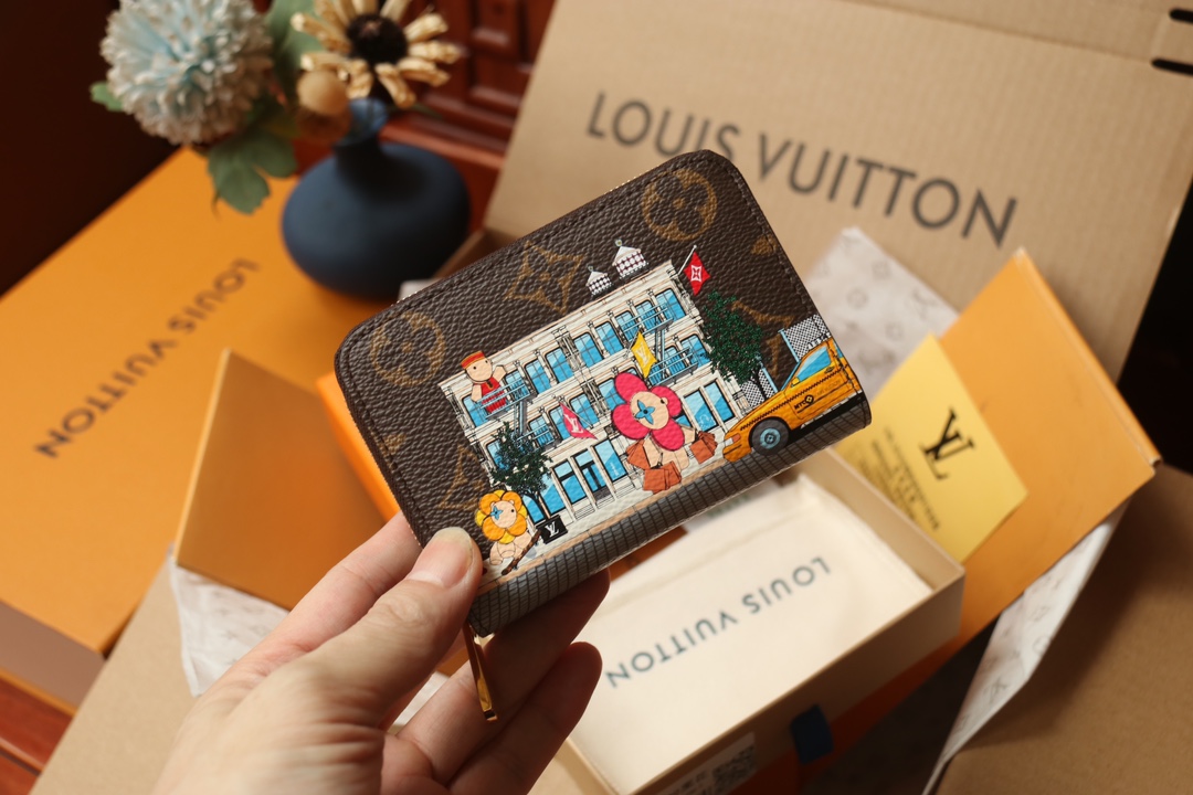 Louis Vuitton Vivienne Holidays 2022 系列推出限定款 Zippy 零钱包