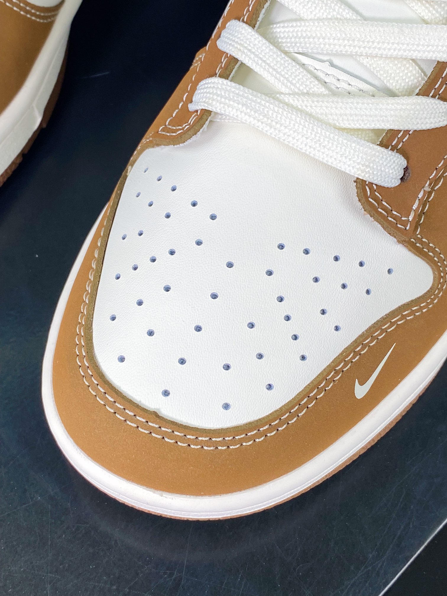260 SB Dunk Low”Industrial Blue/Beige/Bat”扣篮系列板鞋“棕黄米白卡哈特蝙蝠侠”FC1688-700
