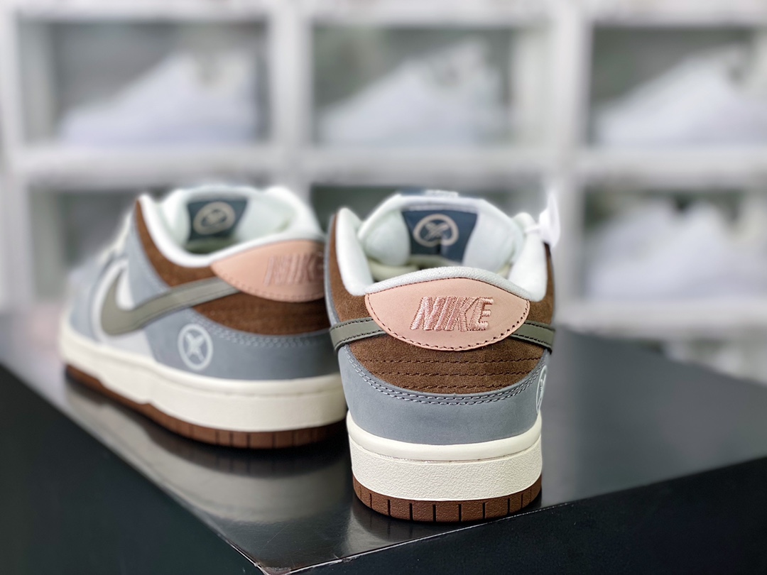 240 Horigome x 【Nike】 SB Dunk Low”Soft Mid-Grey”扣篮系列低帮板鞋“联名灰白羽毛”FQ1180-001