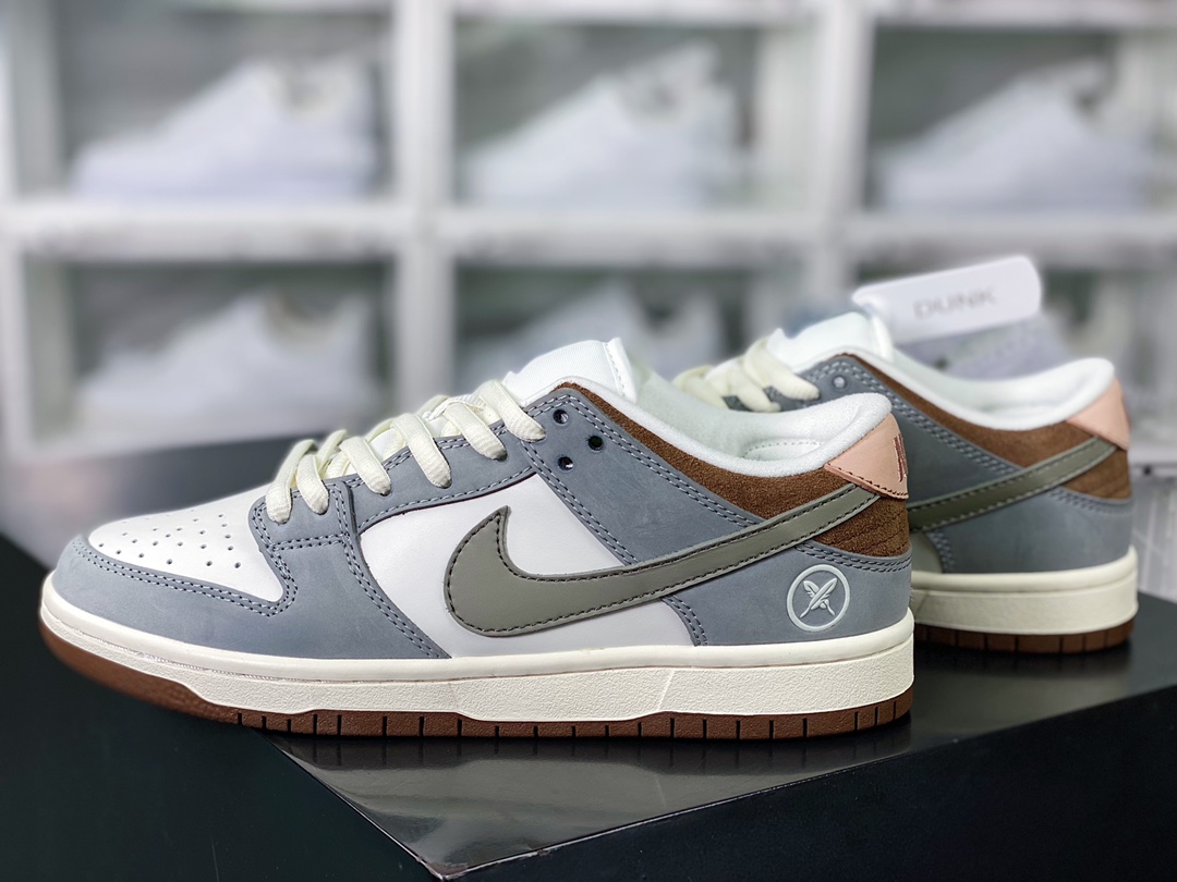 240 Horigome x 【Nike】 SB Dunk Low”Soft Mid-Grey”扣篮系列低帮板鞋“联名灰白羽毛”FQ1180-001