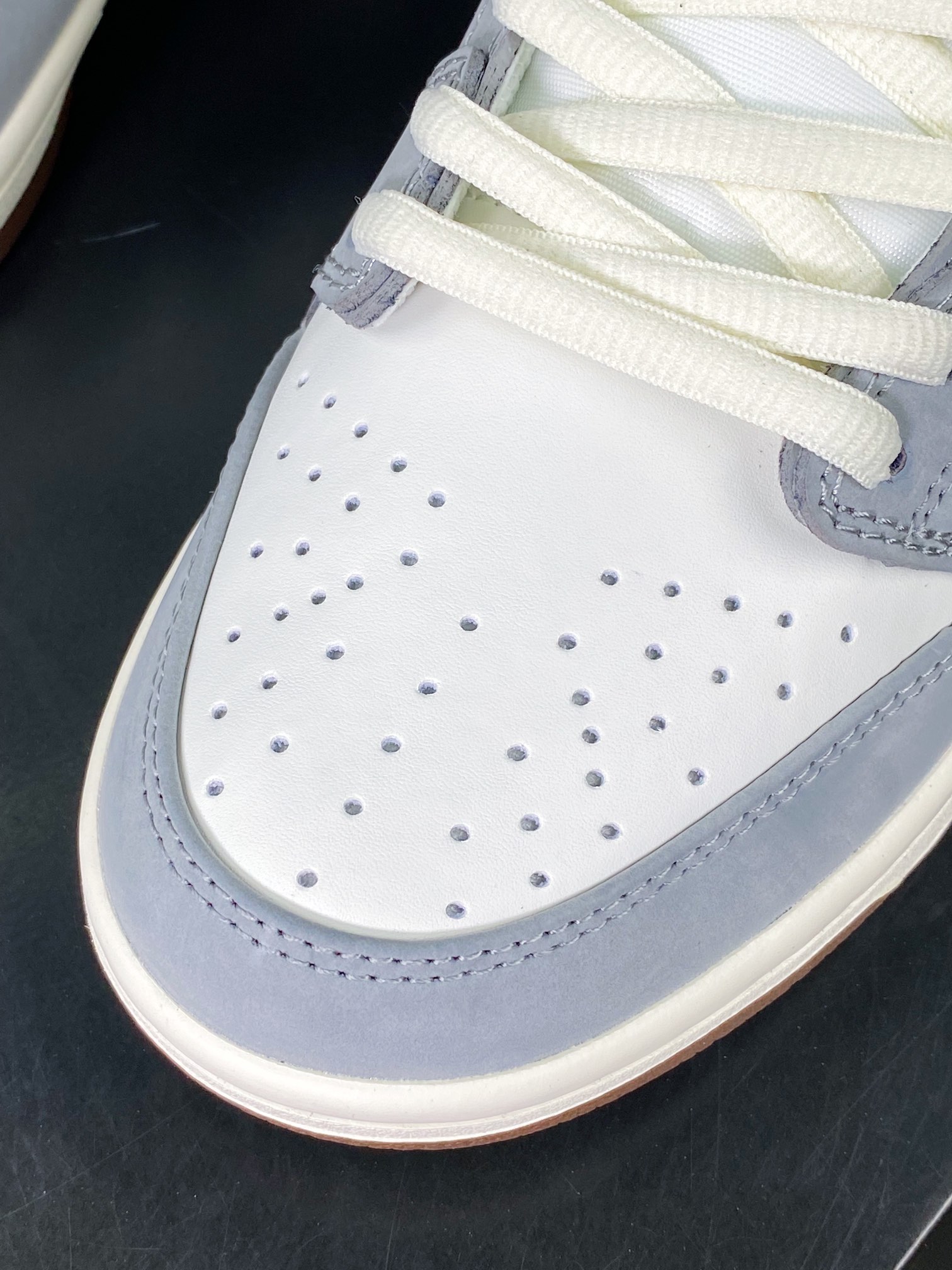 240 Horigome x 【Nike】 SB Dunk Low”Soft Mid-Grey”扣篮系列低帮板鞋“联名灰白羽毛”FQ1180-001