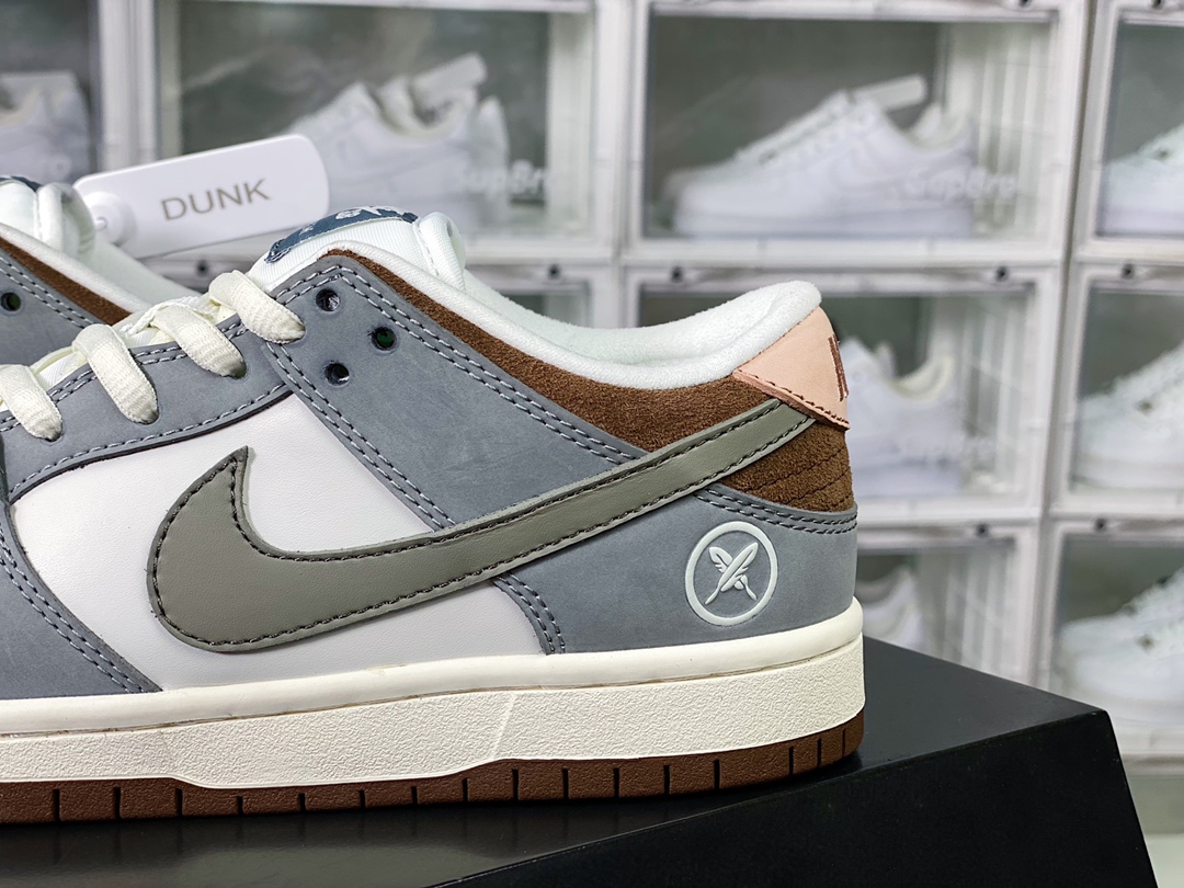 240 Horigome x 【Nike】 SB Dunk Low”Soft Mid-Grey”扣篮系列低帮板鞋“联名灰白羽毛”FQ1180-001