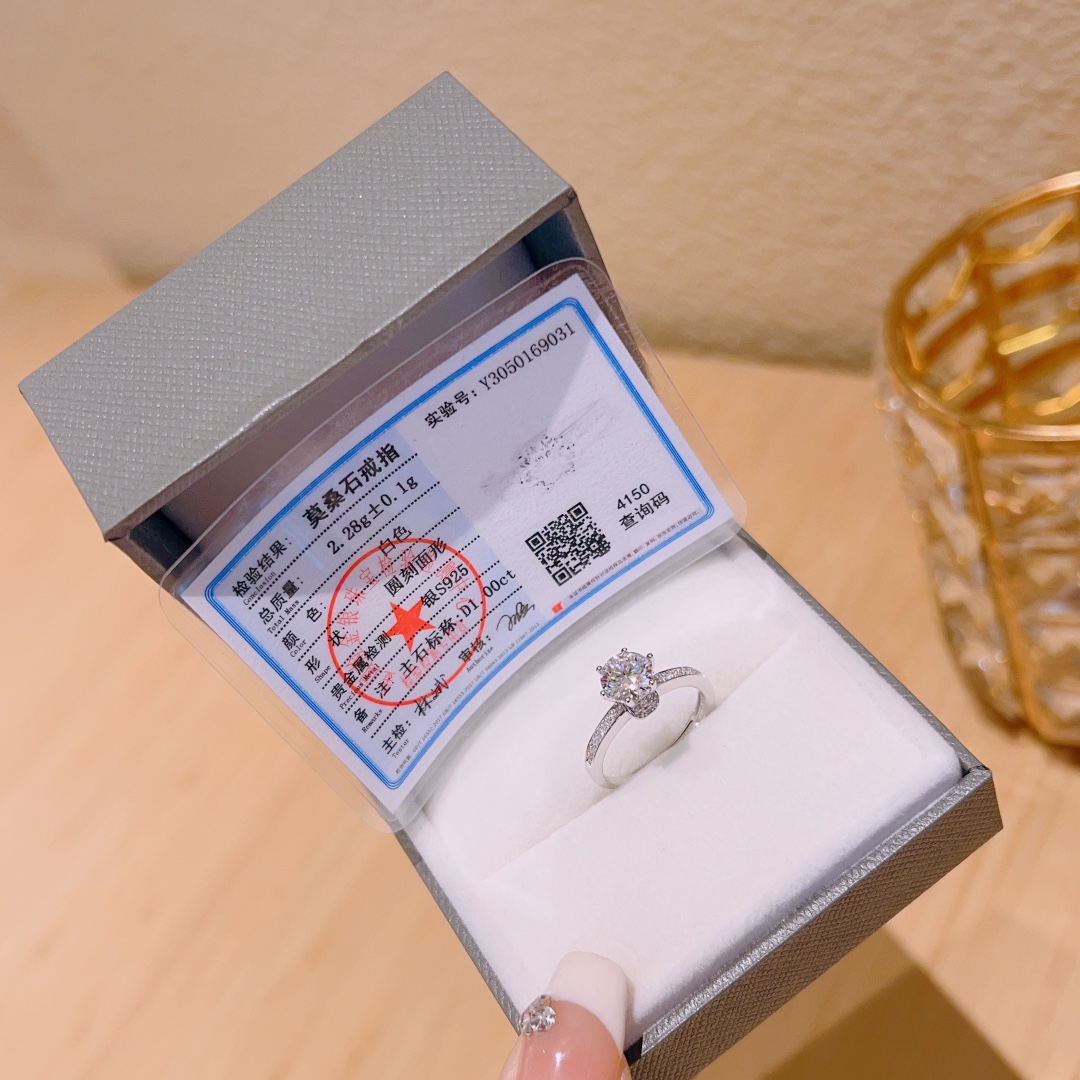 甘い低アレルギー銀モアッサナイトリングシルバー 年次パーティー