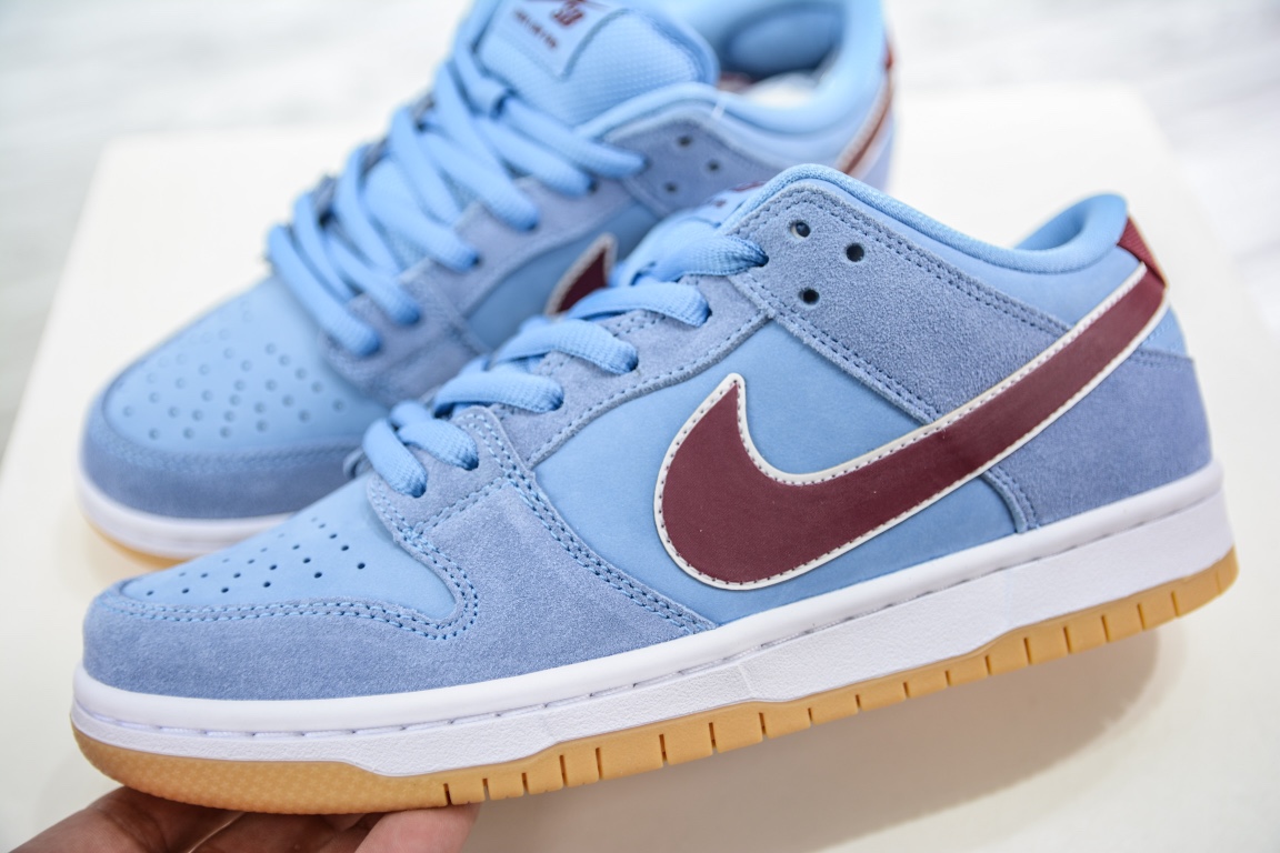 T AY version shipped Nike SB Dunk Low Philadelphia DQ4040-400