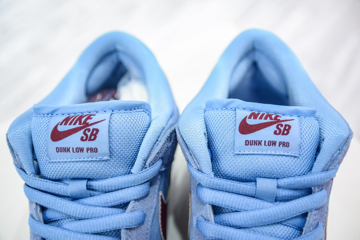 T AY version shipped Nike SB Dunk Low Philadelphia DQ4040-400