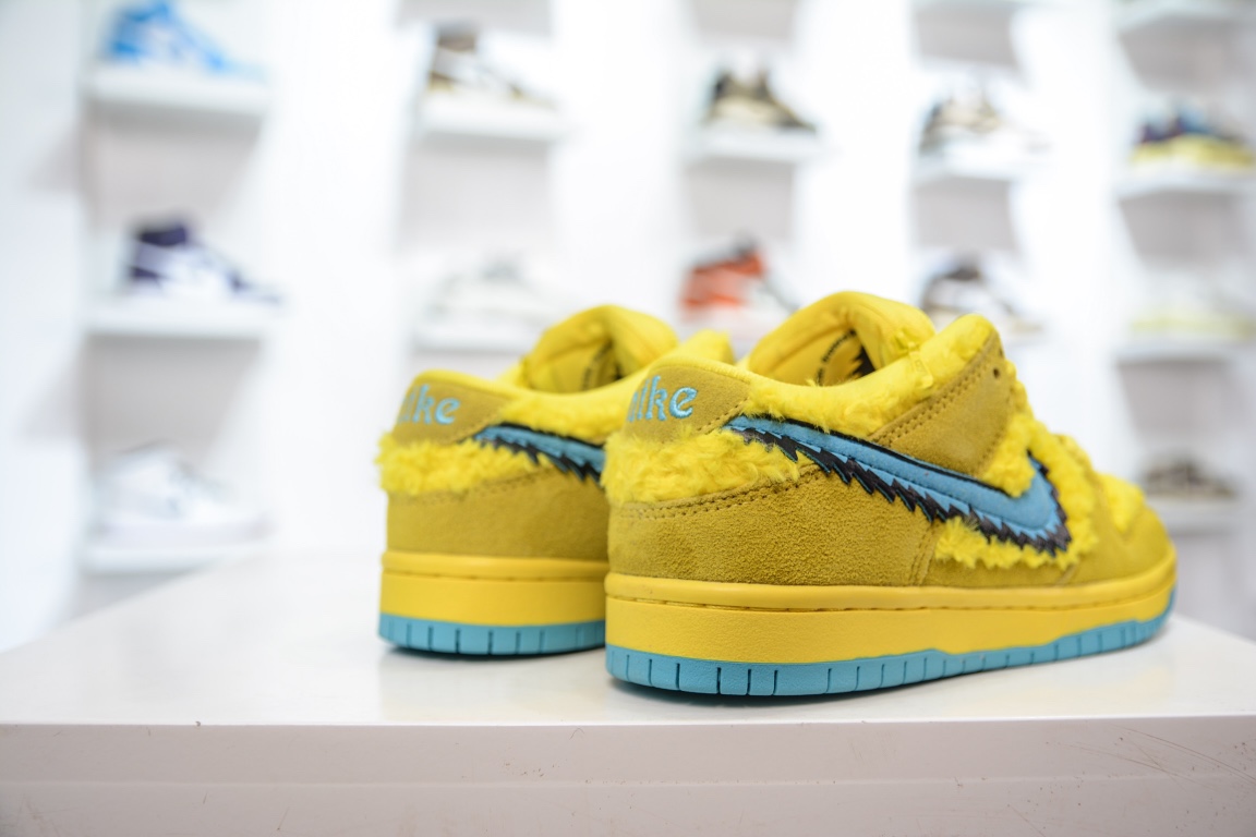 AY version shipped Grateful Dead x Nike SB Dunk Low yellow bear CJ5378-700