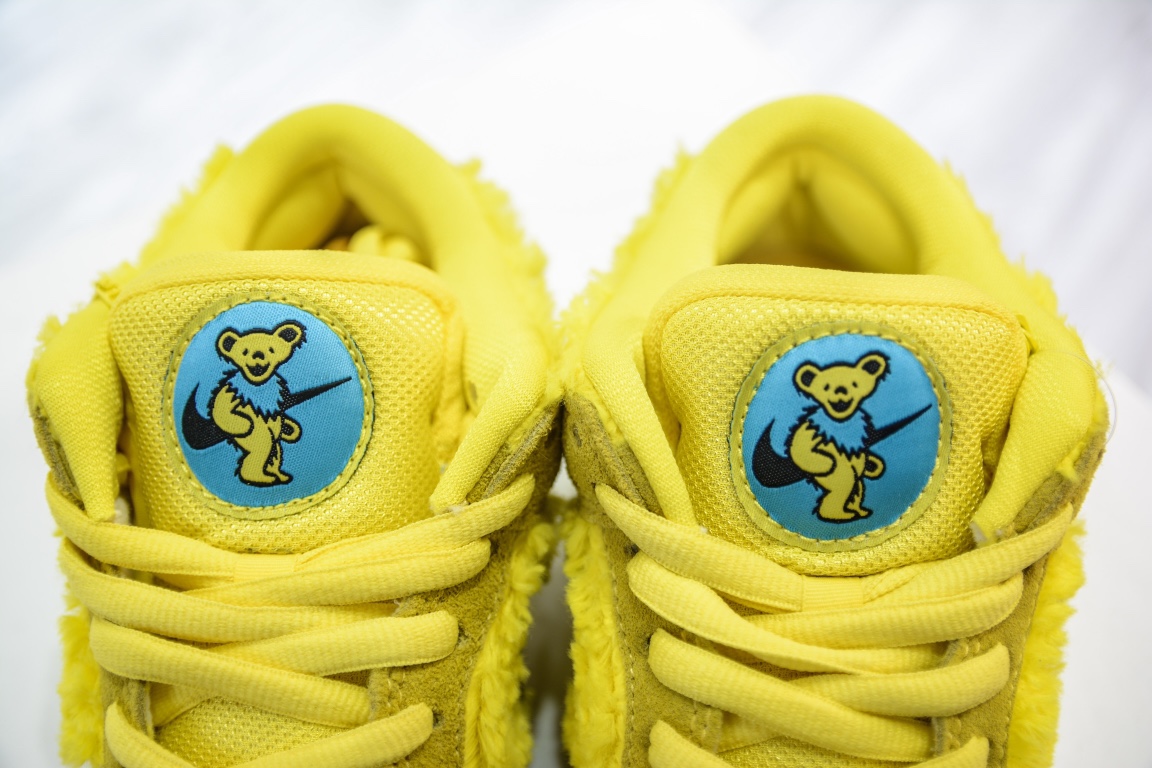 AY version shipped Grateful Dead x Nike SB Dunk Low yellow bear CJ5378-700