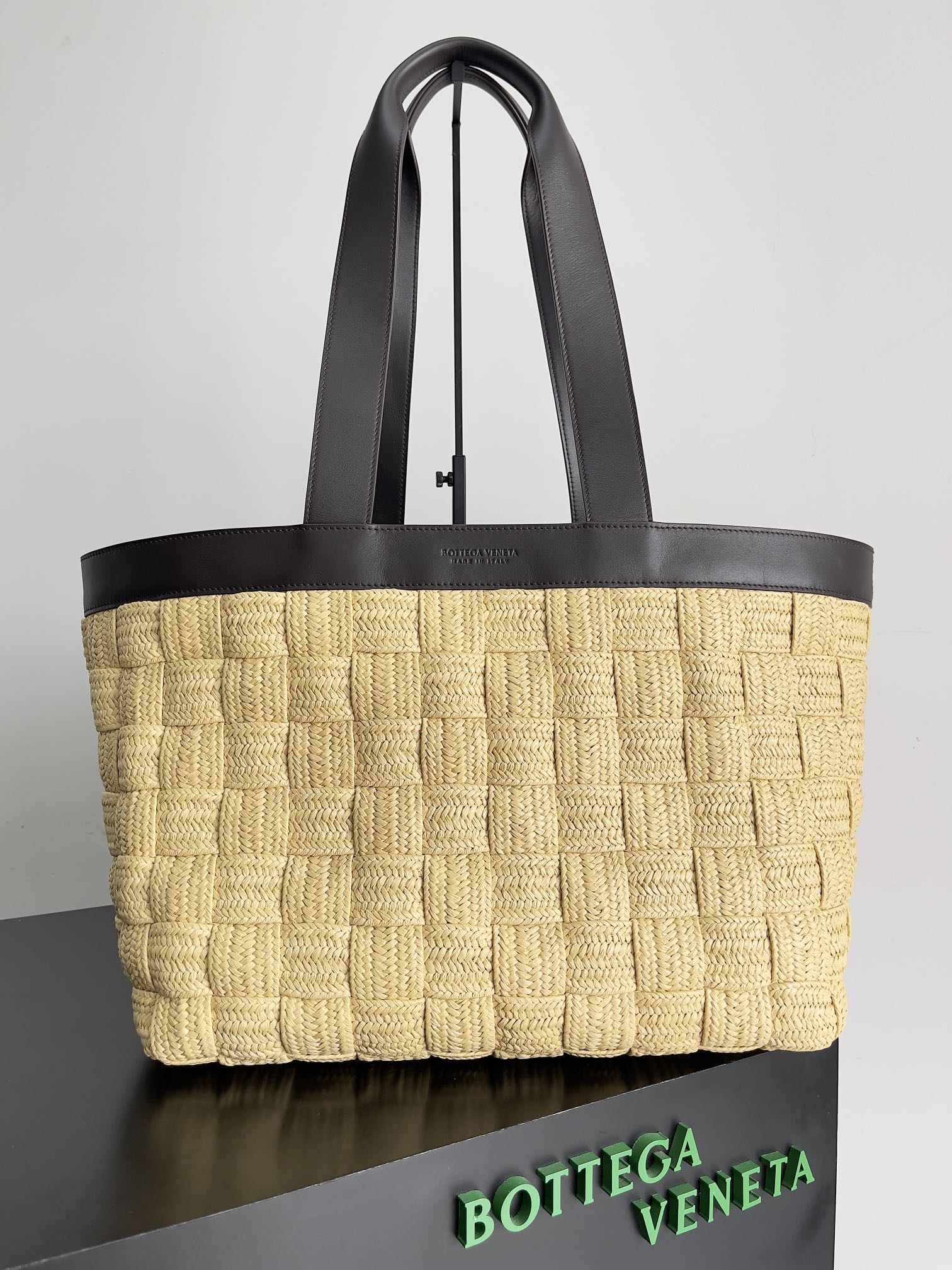 Bottega Veneta Handbags Clutches & Pouch Bags Crossbody & Shoulder Bags Tote Bags Lambskin Sheepskin Straw Woven Fashion