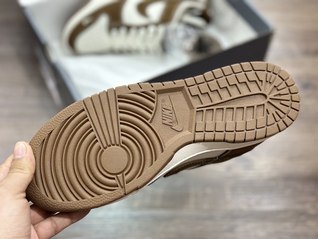 240 NIKE SB Dunk Low 低帮休闲运动鞋  FC1688-101