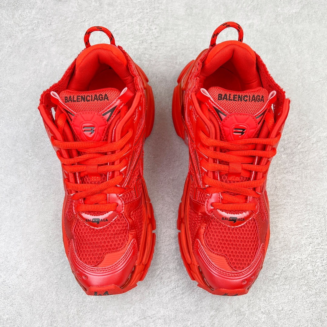 图片[2]-💰460 ＃VG零售版 BALENCIAGA Runner Sneaker 巴黎世家七代慢跑系列低帮复古野跑潮流运动鞋老爹鞋 尼龙和网布材质 磨损效果 鞋头边缘印有尺码 背面浮印尺码 外侧印有跑者徽标 鞋舌刺绣 Balenciaga 品牌标识 鞋跟背面 Balenciaga品牌标识 材质采用65%聚氨酯、35%聚酯纤维 全新 Runner 鞋型轮廓借鉴于 2000 年初的复古线条 搭载大网眼面料制成鞋面基础，由粉色、白色尼龍与橡胶质地覆盖鞋面诠释线条感 当中透过几道手缝线与折损痕更是精准的掌握历经时间淬炼的破旧痕迹 延续其手法至鞋领、鞋跟、鞋带、中底等部分均饰有破损及脏污之貌 尤其是鞋领处与鞋带孔眼条更是采用不规则做旧技术将内容物泡棉随机露出 尺码：35 36 37 38 39 40 41 42 43 44 45 46 编码：by5936030-运动鞋