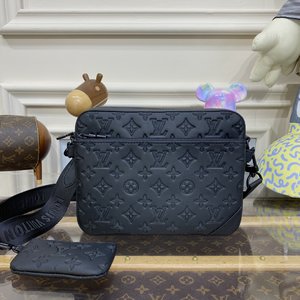Louis Vuitton Messenger Bags Black Blue Cowhide Fabric M46602