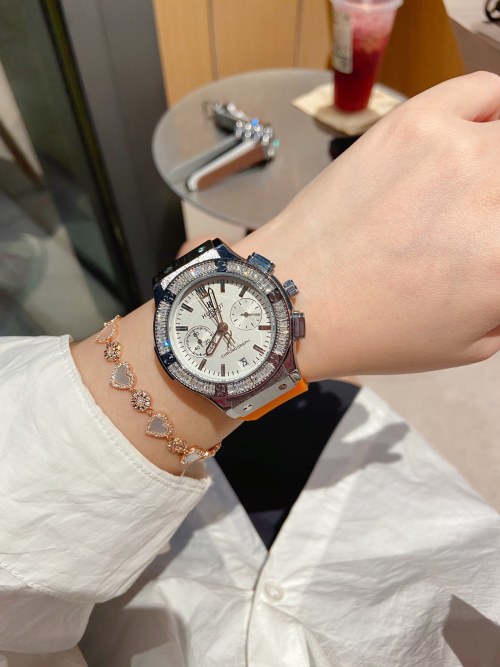 Hublot Style Quartz Watch with Diamond Bezel and Rubber Strap, 35mm