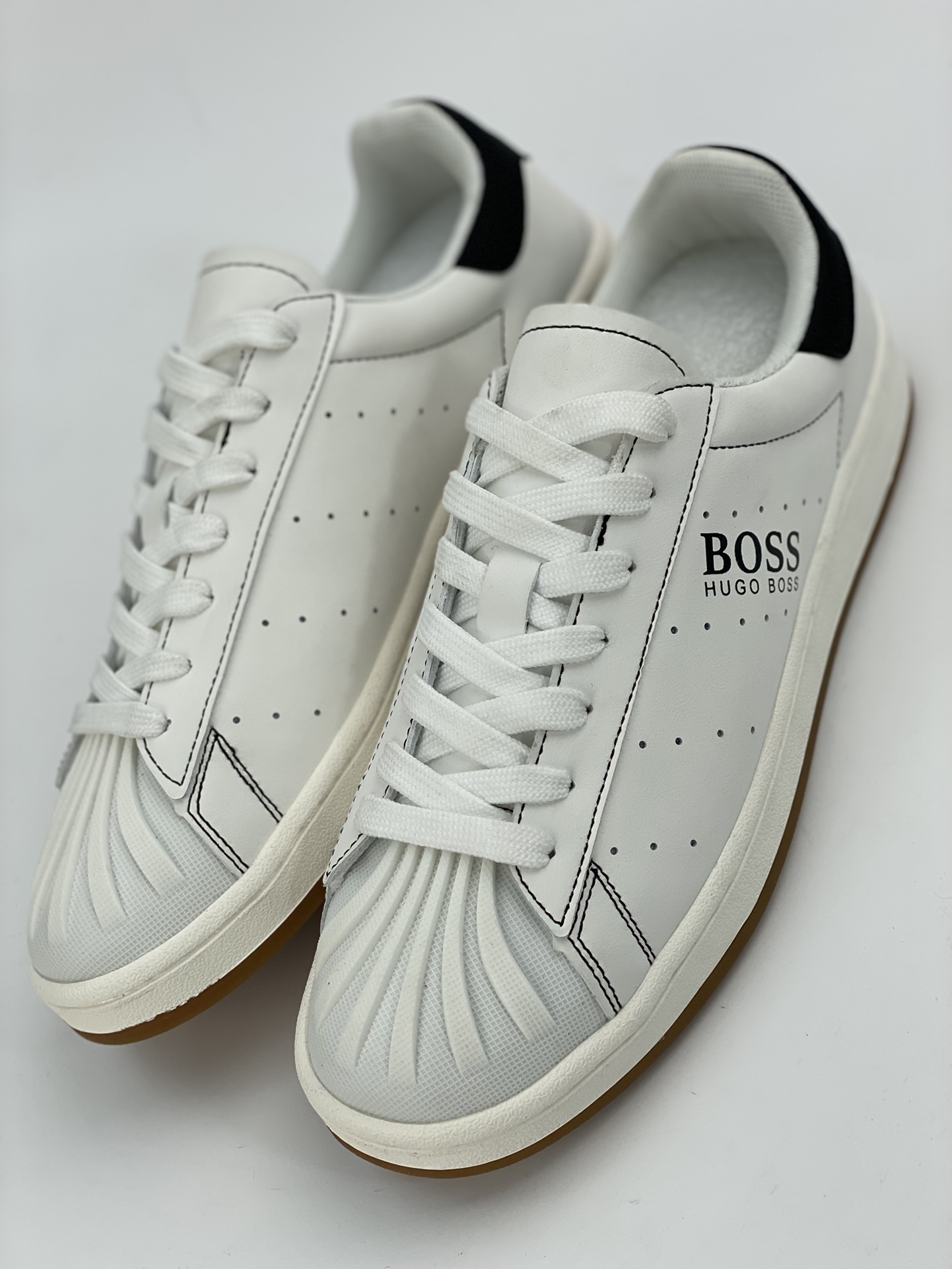 BOSS - Hugo Boss German high-end brand counter synchronized new models