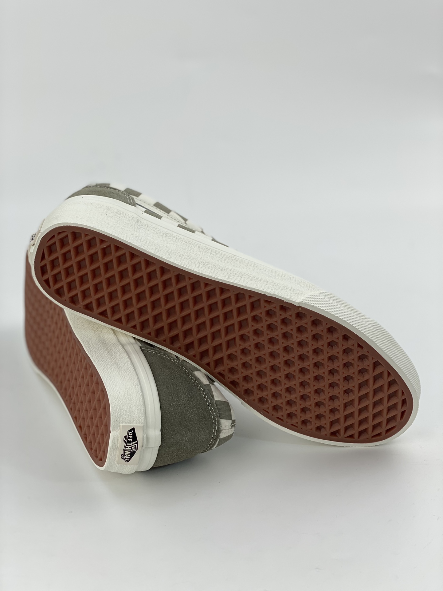 Vans official Style 36 milk tea color checkerboard eye-catching men's shoes, women's shoes, sneakers