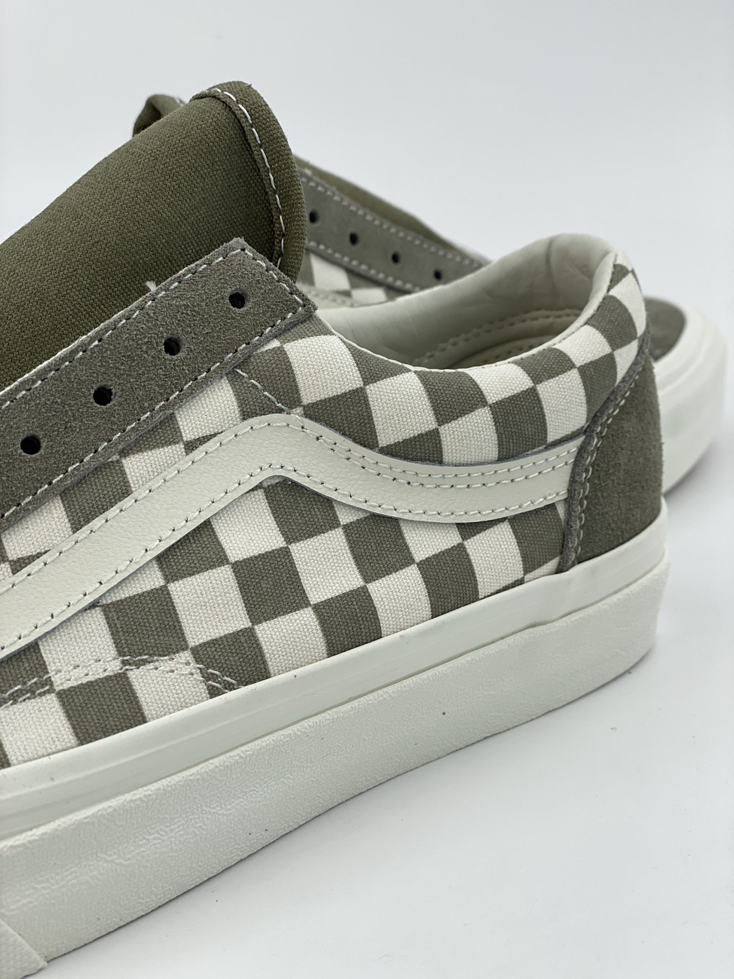 Vans official Style 36 milk tea color checkerboard eye-catching men's shoes, women's shoes, sneakers