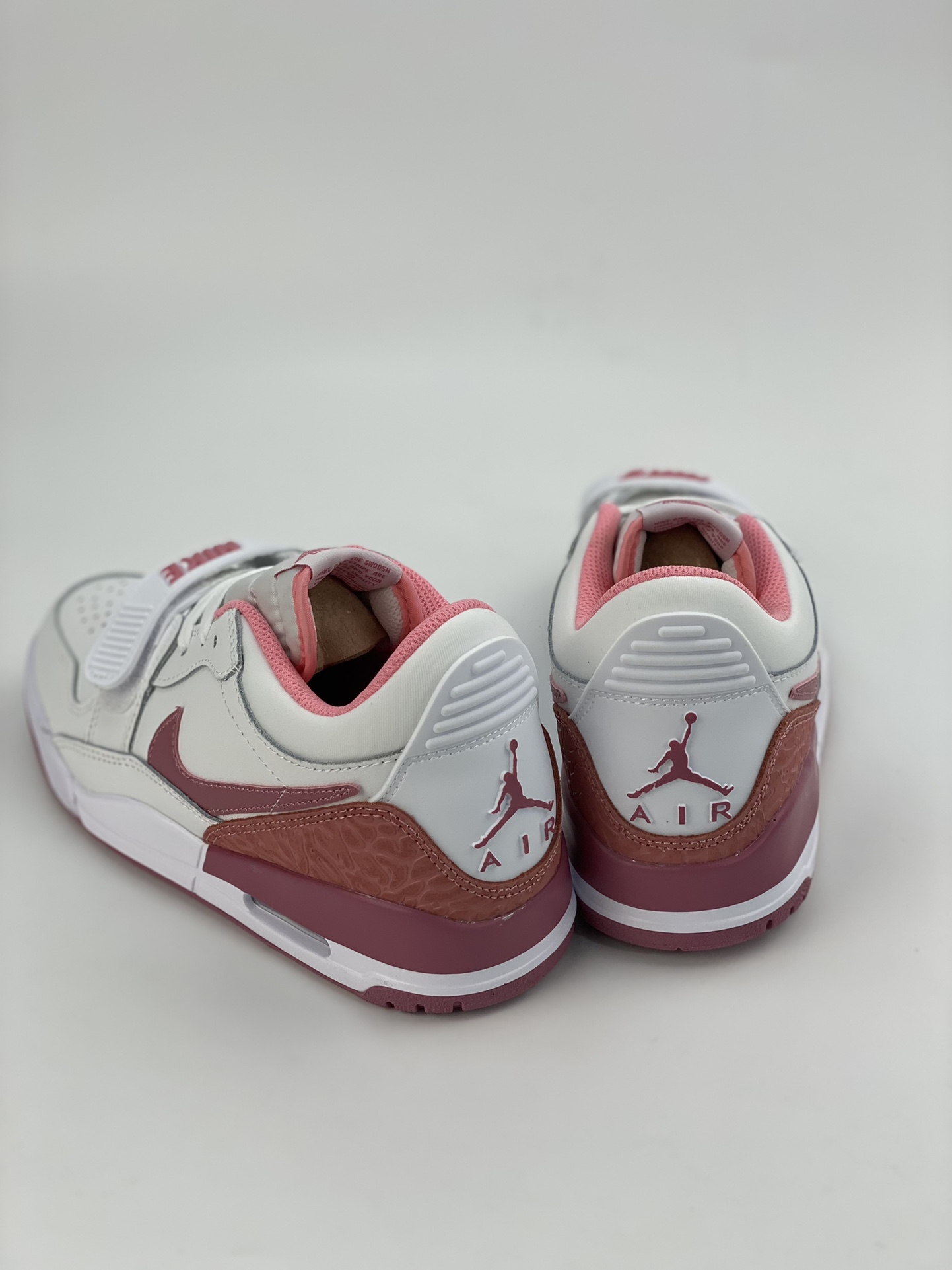 200 Air Jordan Legacy 312 low 粉白 FN3407-161