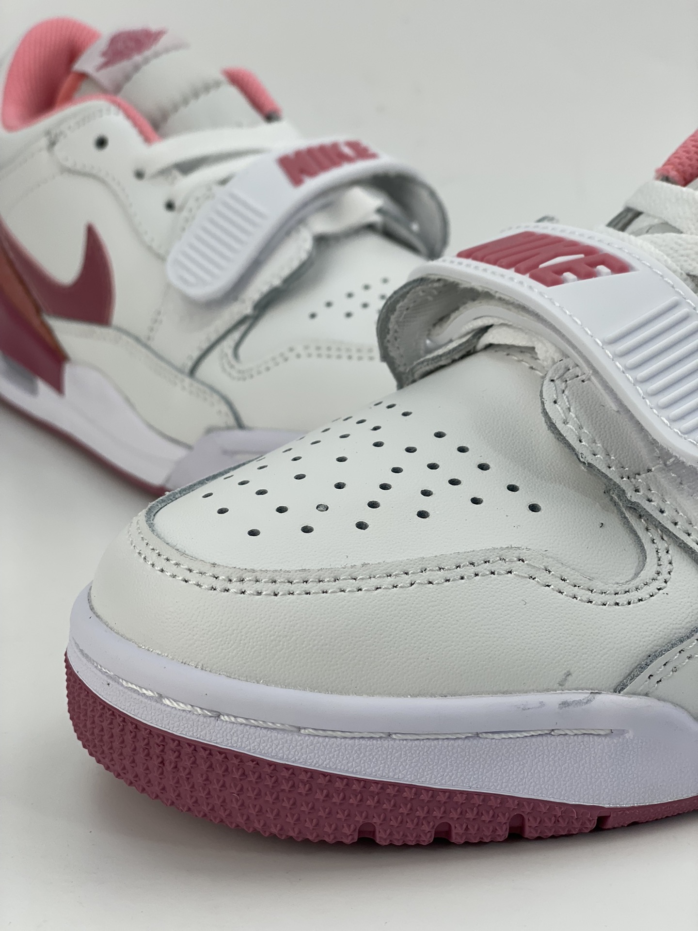 200 Air Jordan Legacy 312 low 粉白 FN3407-161