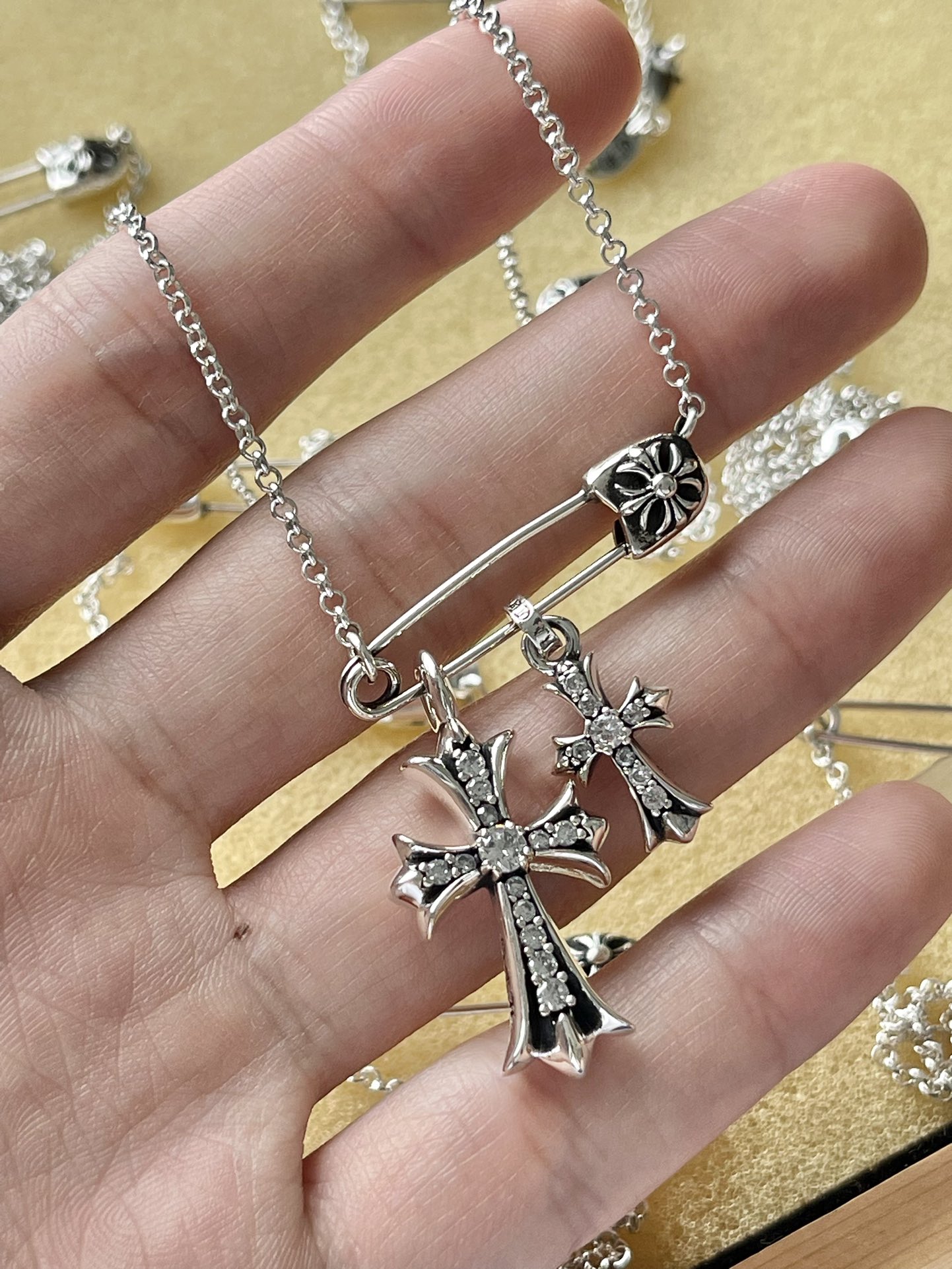 Chrome Hearts 克罗心 别针项链 双吊坠满钻