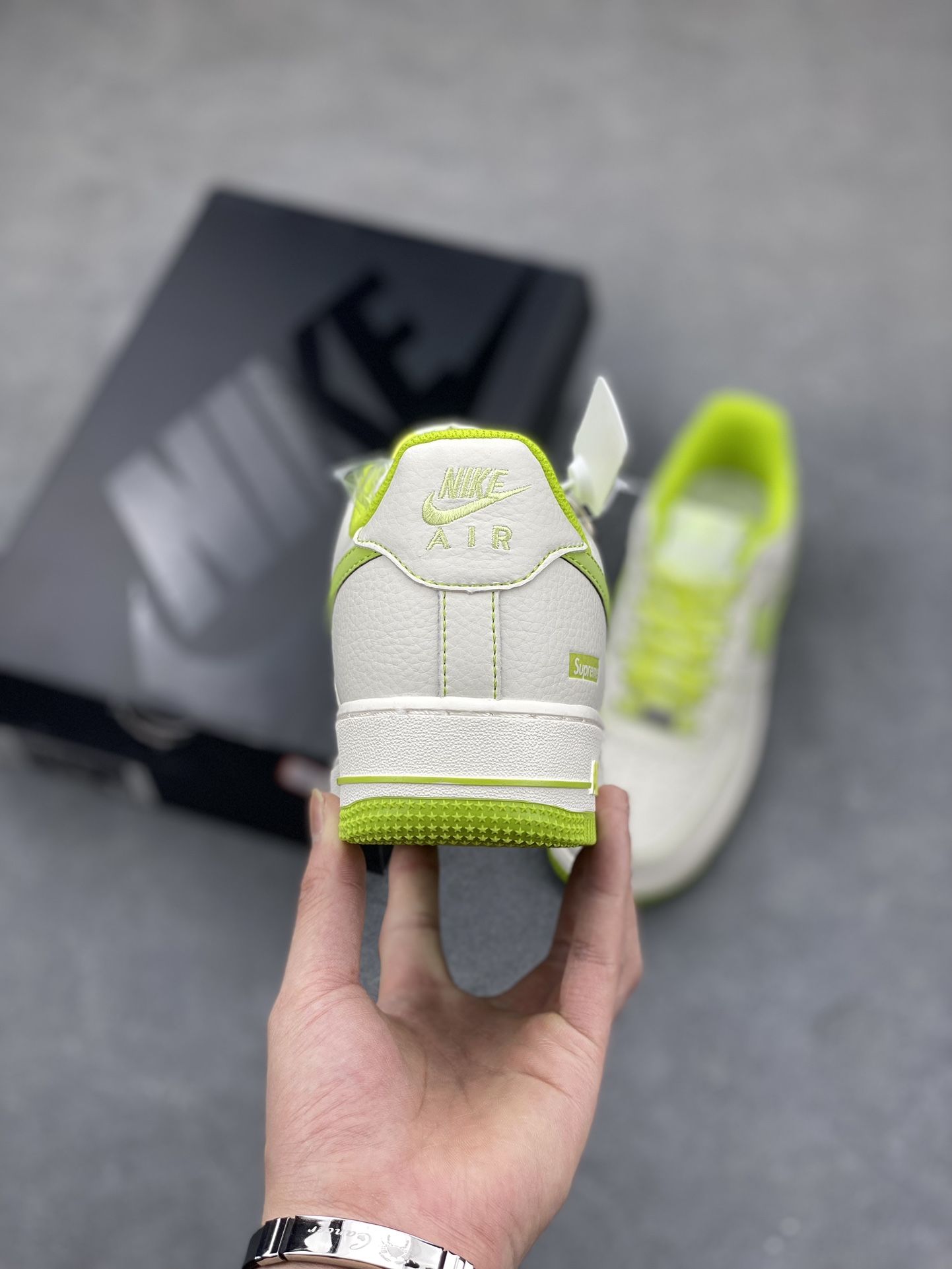 Nike Air Force 1 '07 Low Supreme Apple Green Sneakers - Limited Edition 5 i1684347182 2636 3