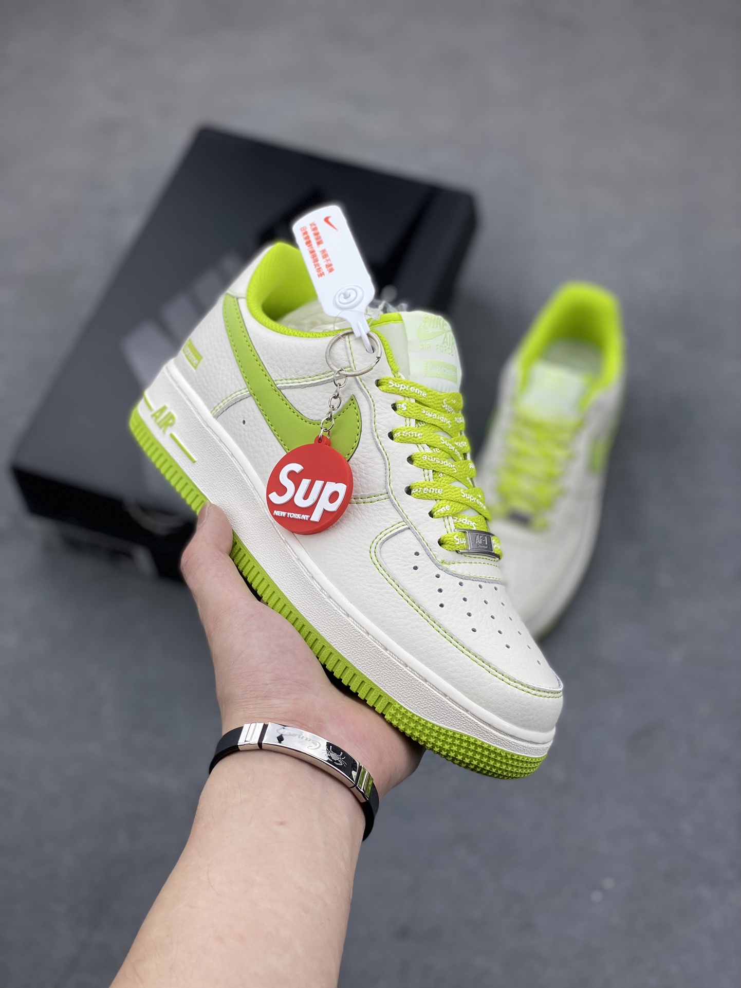 Nike Air Force 1 '07 Low Supreme Apple Green Sneakers - Limited Edition 2 i1684347182 9856 0