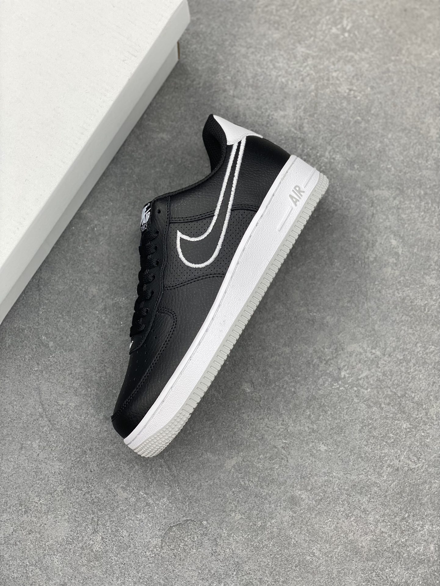 Nike Women's Air Force 1 '07 Black/White Leather Low-Top Casual Sneakers 8 i1684347309 9708 6