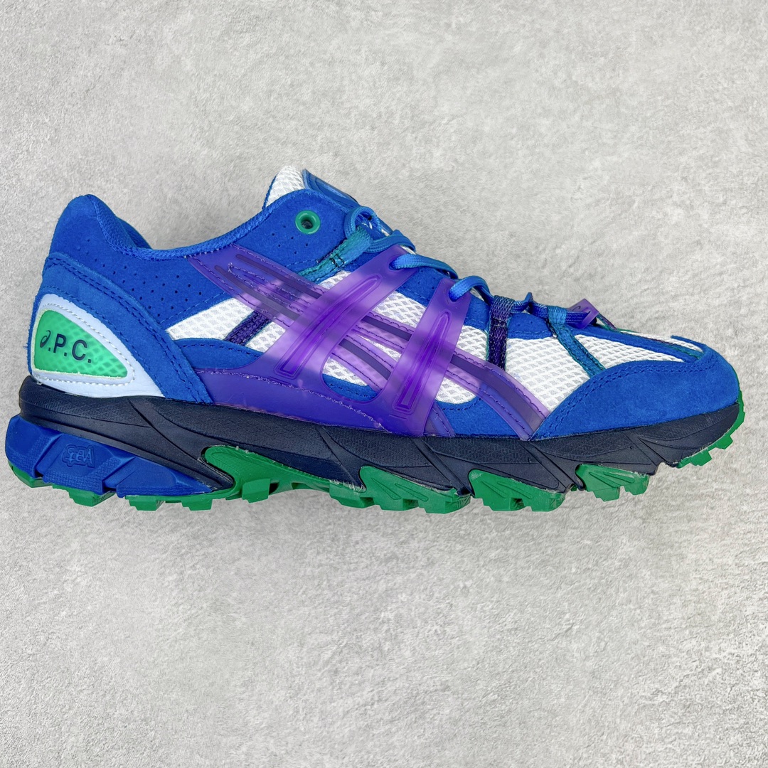 零售💰270 亚瑟士ASICS GEL-Sonoma 15-50系列山系风户外低帮休闲运动跑步鞋 ASICS发布的GEL-SONOMA 15-50系列新品，从外形来看，兼具潮流感和越来越火的户外机能风，无论是配色还是性能，感觉牢牢抓住了年轻一代的心。这款鞋从设计、科技到配色多方位把握户外所需元素，鞋面采用专为户外竞技跑步设计的15-50经典越野竞技鞋，并融合前两代GEL-SONOMA越野鞋。升级后的GEL-SONOMA 15-50以分层后跟设计大幅提升了鞋款耐磨性，满足了日常穿着、城市徒步和登山远足多功能场景需求。鞋子用到的核心科技是GEL缓震胶与SpEVA科技中底，带来出色缓冲性能和防滑能力。在外形设计上，硬朗的轮廓与机能感线条加持，使GEL-SONOMA 15-50具备突出的户外风格，配色也十分迎合时下流行的山系风，选用多色块拼接，潮流感满满。尺码：36 37 37.5 38 39 39.5 40 40.5 41.5 42 42.5 43.5 44 45 编码：Xby2136070-运动鞋