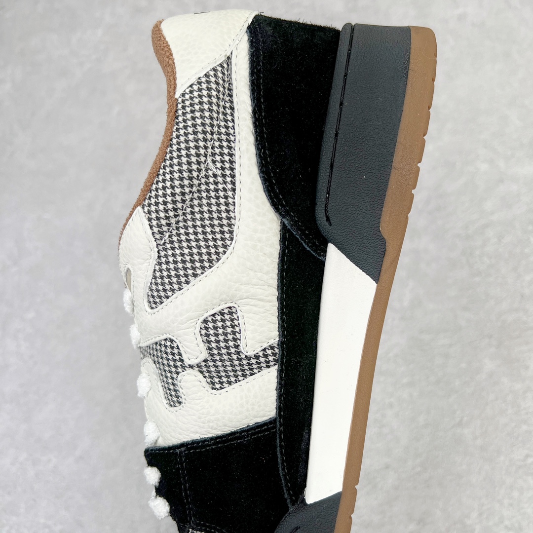 图片[6]-＃S版纯原 FENDI 芬迪 Match sneaters低帮运动鞋 独家定制 全身20几个细节点全部做到一致还原 吊打市面所有版本 独家原装套装配件官方同源 渠道原装订单 全套专柜包装物及配件#鞋底嵌入核心防伪芯片感应装置 FENDI芬迪match最新爆款情侣款运动鞋板鞋原版购入 高工艺无缝细空胶技术 贴楦误差0.05mm,鞋底采用固特异内外锁死工艺 最大限度弯折永不开胶 原鞋一致效果环保无味 鞋面采用麂皮和皮革拼接组合 logo内里采用毛巾绒里 上脚超级柔软 轻便 舒适搭配卫衣 尺码：35 36 37 38 39 40 41 42 43 44 45-选品中心