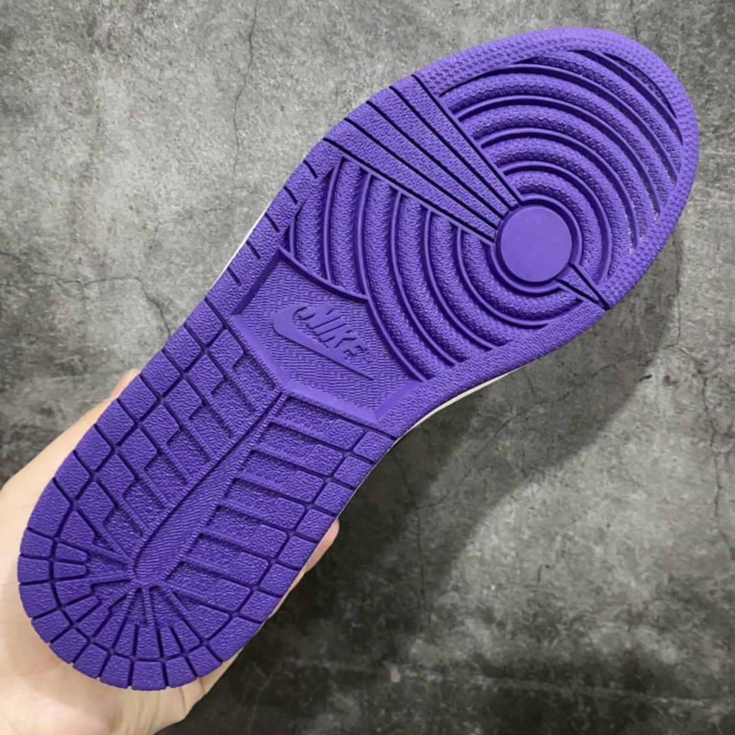 图片[9]-【纯原外贸版本】Air Jordan 1 High OG “Court Purple”白紫元年 货号：555088-500nn 外贸大厂出品 顶级纯原品质 上手即享受质感 工艺方面大到整体鞋型 漏斗收腰 底线拉帮 LOGO立体程度 小到针眼排布 载片对称 冲孔效果 鞋标规范 鞋垫背胶等等 无一不 是口碑收割 每双都是一个回头客！注意鞋带为正确渐变紫色，仅此一家💪🏻 Size：40 40.5 41 42 42.5 43 44 44.5 45 46 47.5-莆田鞋批发中心