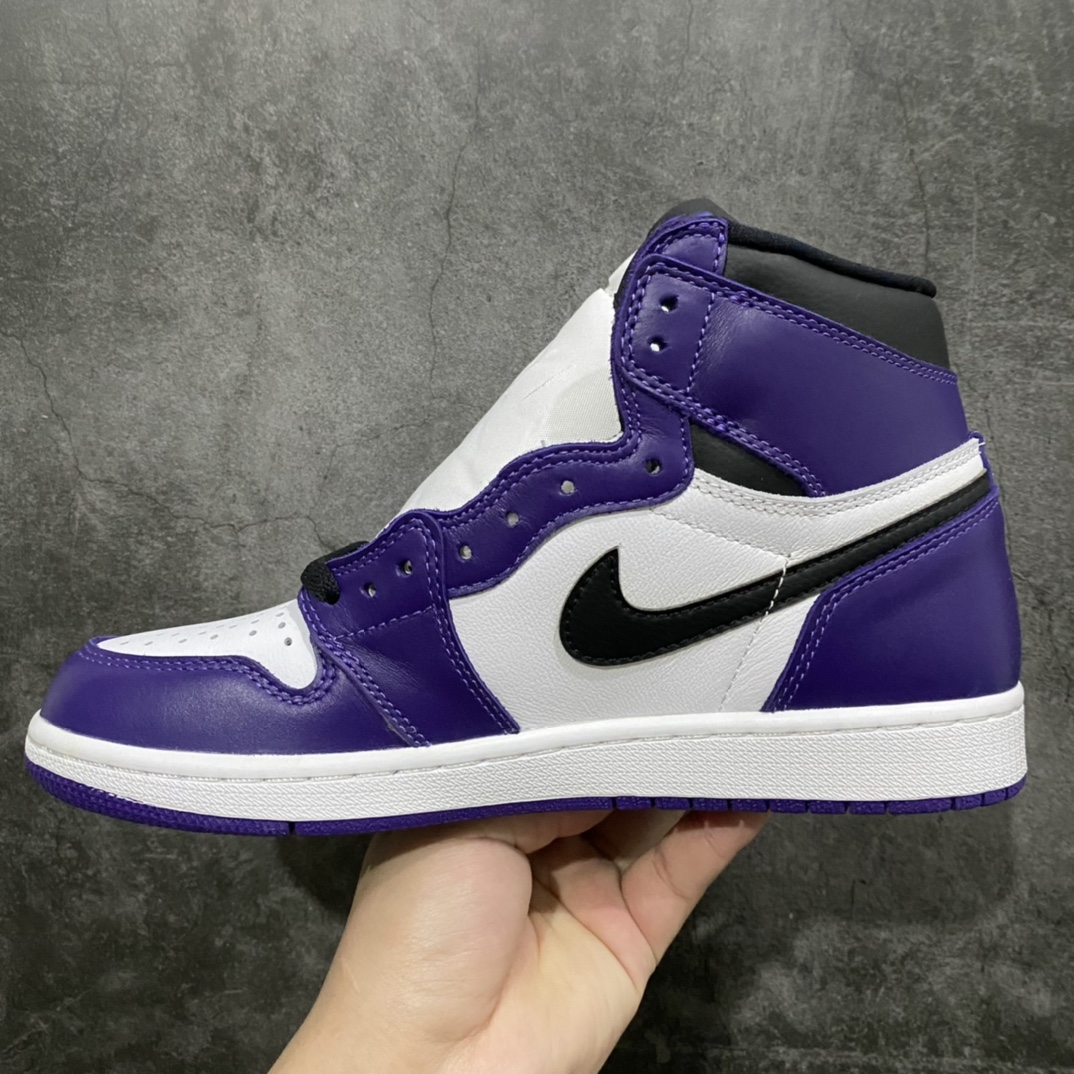 图片[2]-【纯原外贸版本】Air Jordan 1 High OG “Court Purple”白紫元年 货号：555088-500nn 外贸大厂出品 顶级纯原品质 上手即享受质感 工艺方面大到整体鞋型 漏斗收腰 底线拉帮 LOGO立体程度 小到针眼排布 载片对称 冲孔效果 鞋标规范 鞋垫背胶等等 无一不 是口碑收割 每双都是一个回头客！注意鞋带为正确渐变紫色，仅此一家💪🏻 Size：40 40.5 41 42 42.5 43 44 44.5 45 46 47.5-莆田鞋批发中心